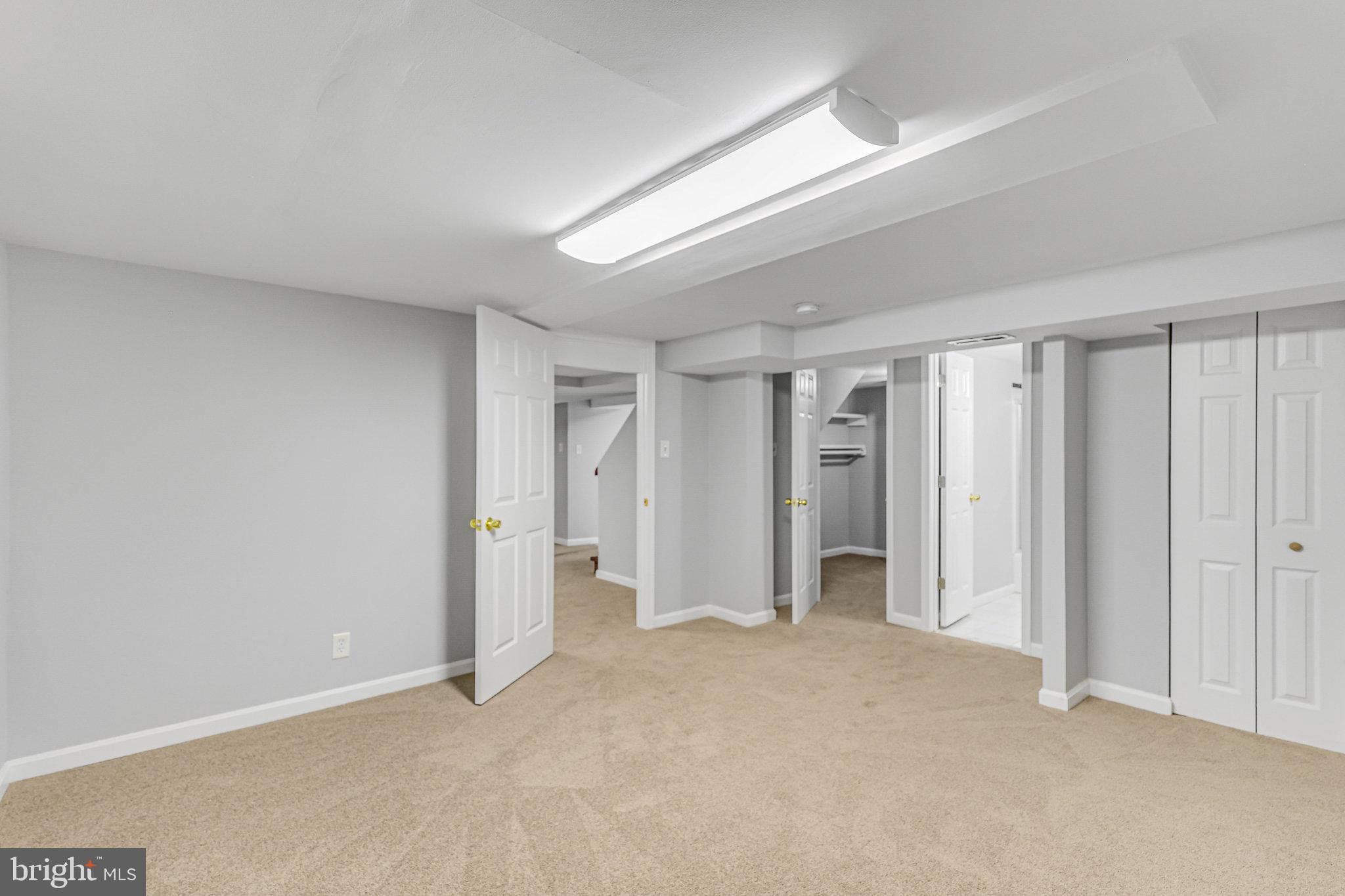 BROYHILL PARK - Residential Lease