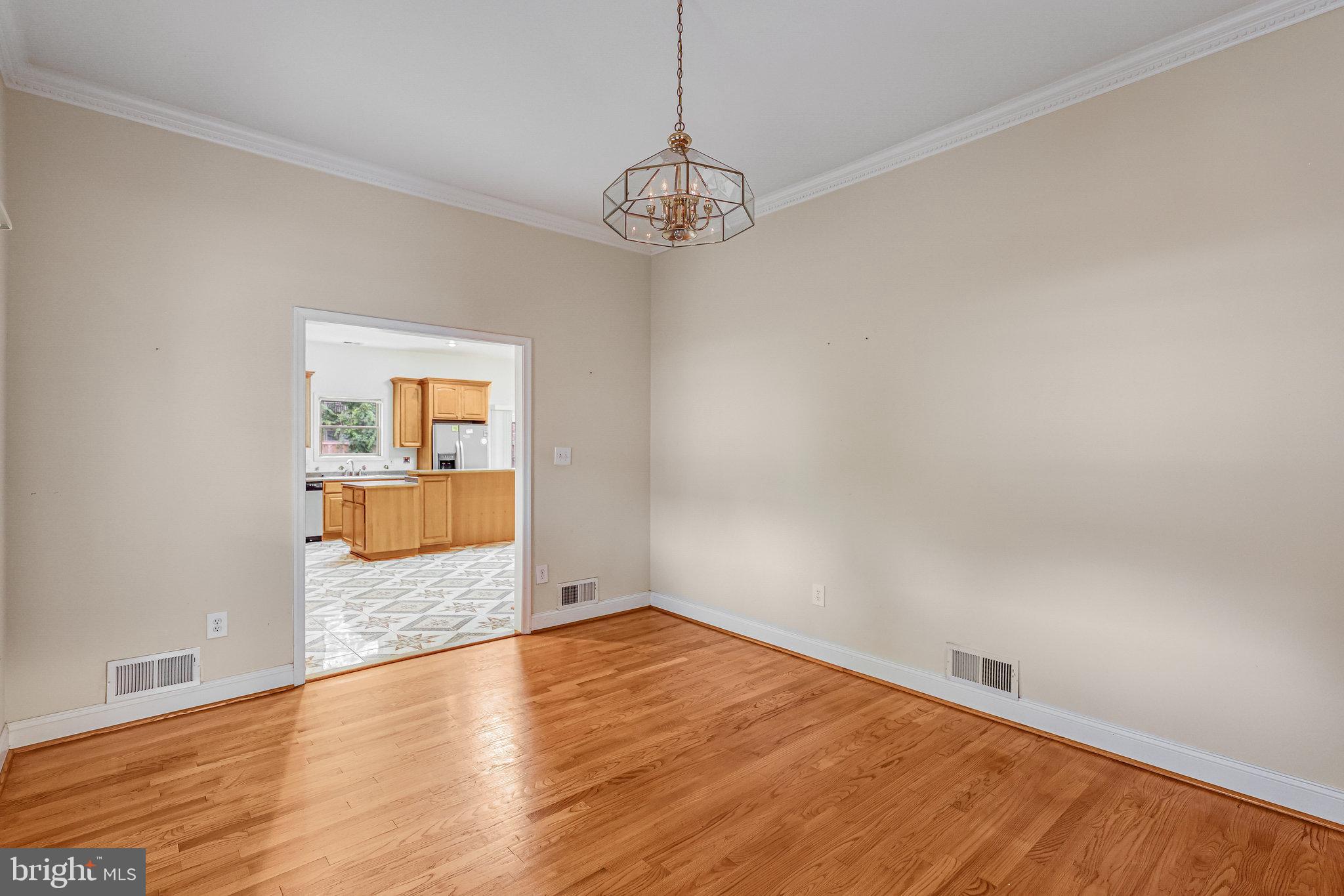 BROYHILL PARK - Residential Lease