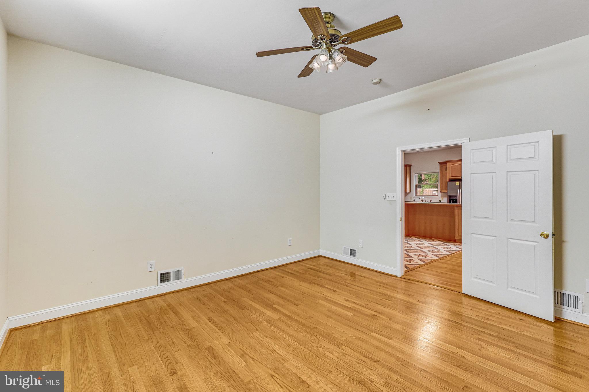 BROYHILL PARK - Residential Lease