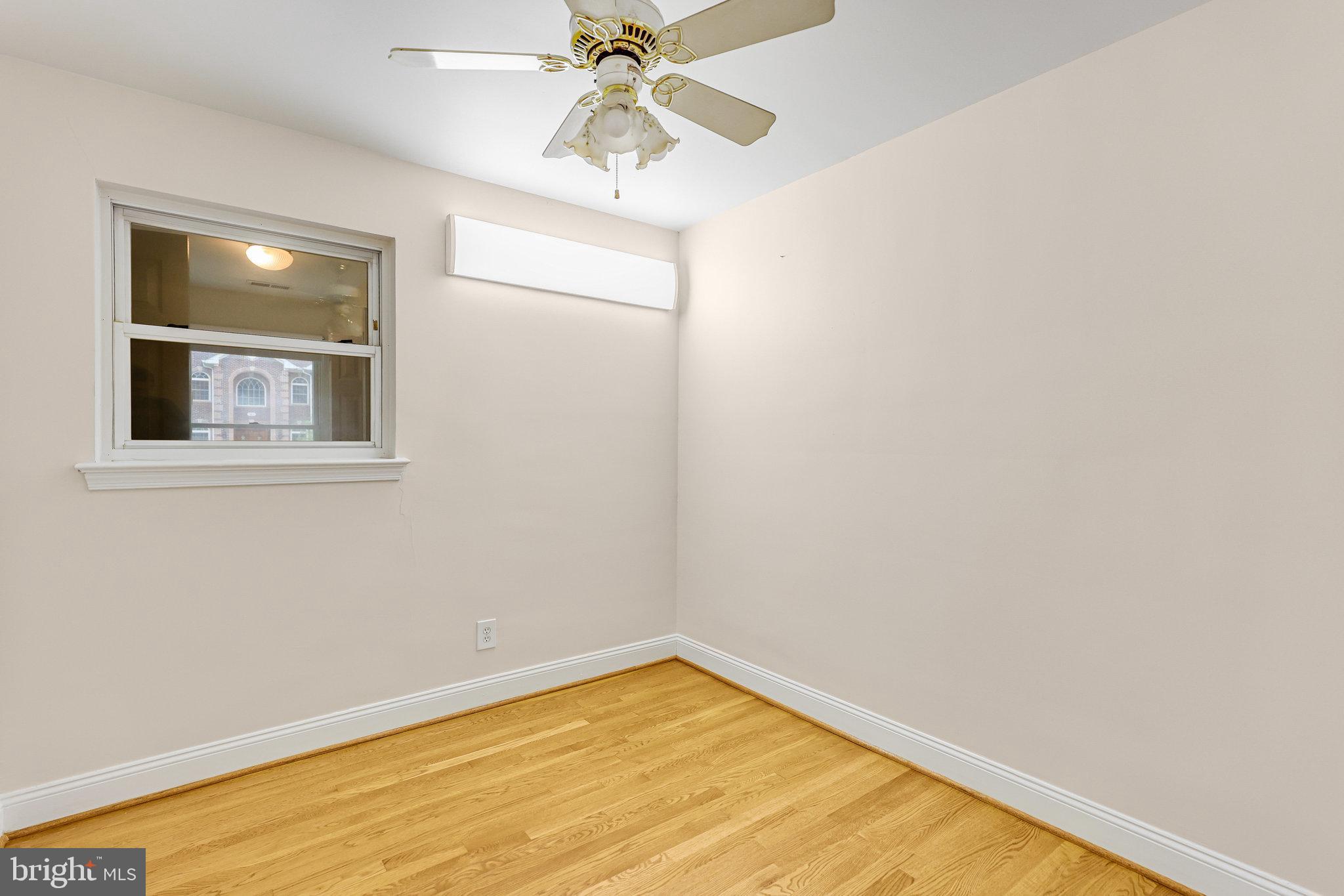 BROYHILL PARK - Residential Lease