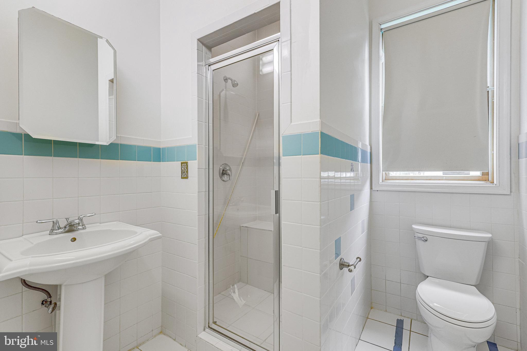 BROYHILL PARK - Residential Lease