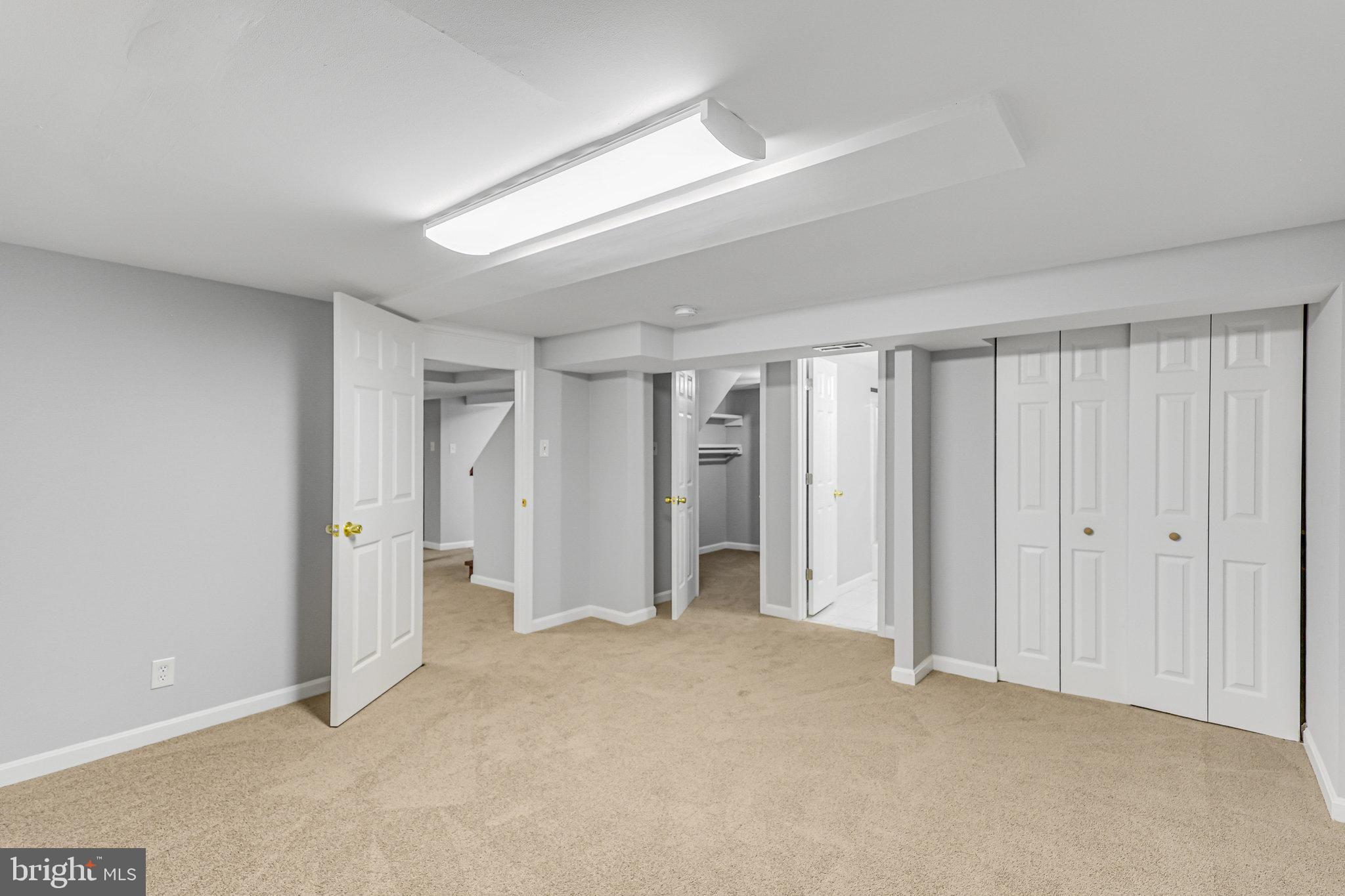 BROYHILL PARK - Residential Lease