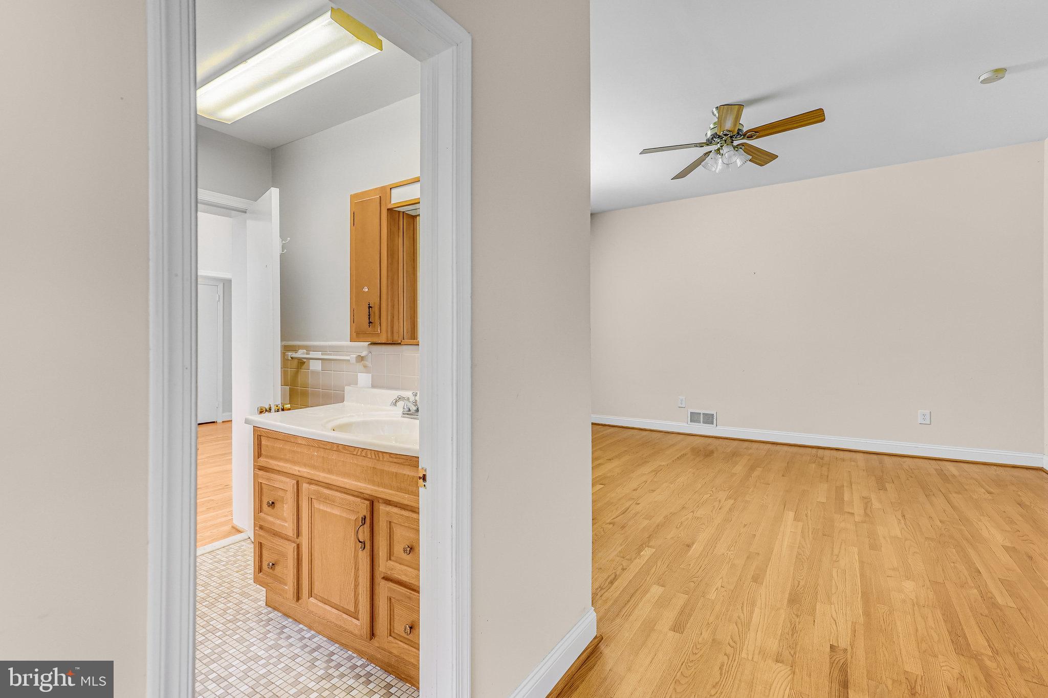 BROYHILL PARK - Residential Lease