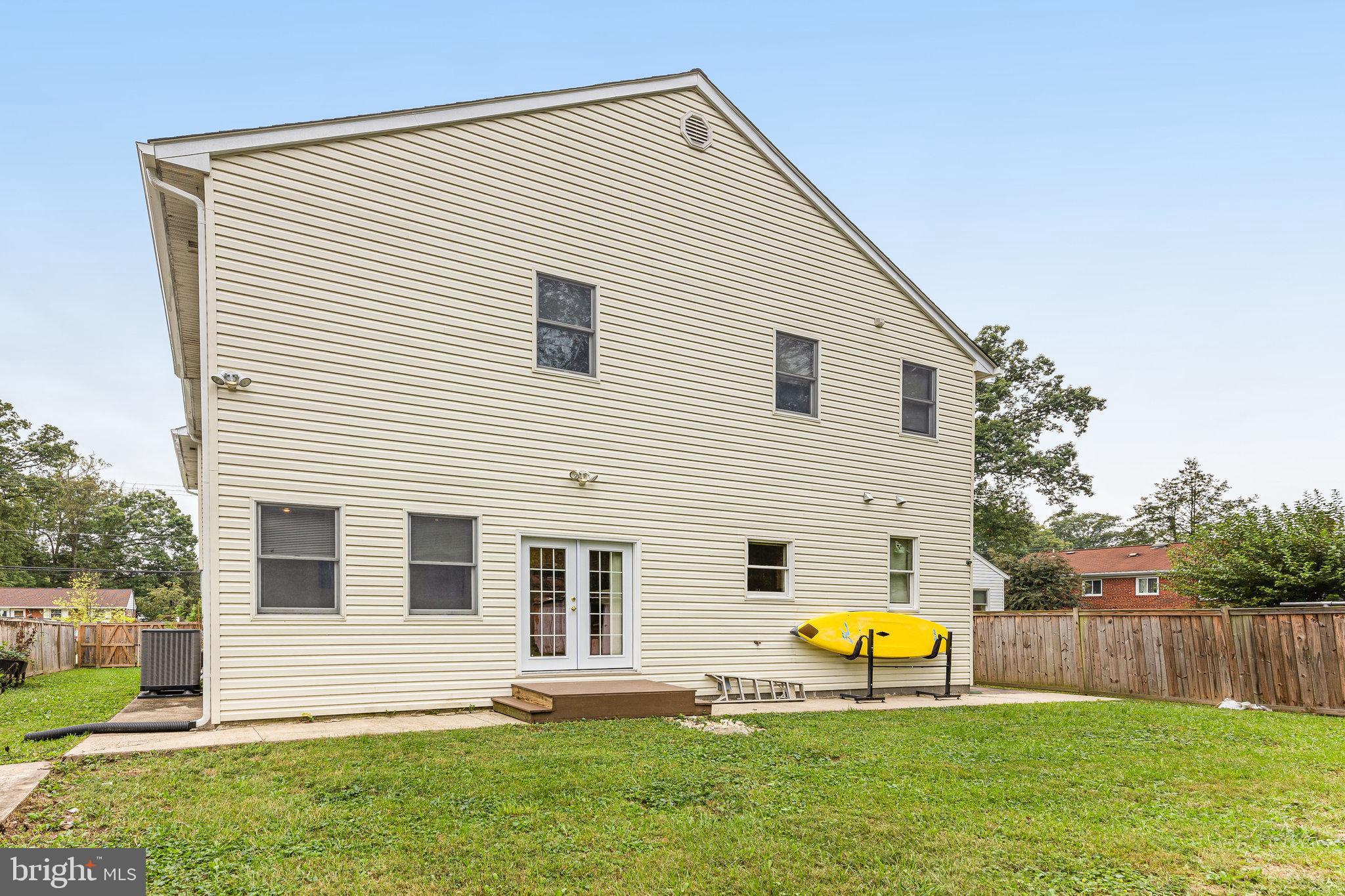 BROYHILL PARK - Residential Lease