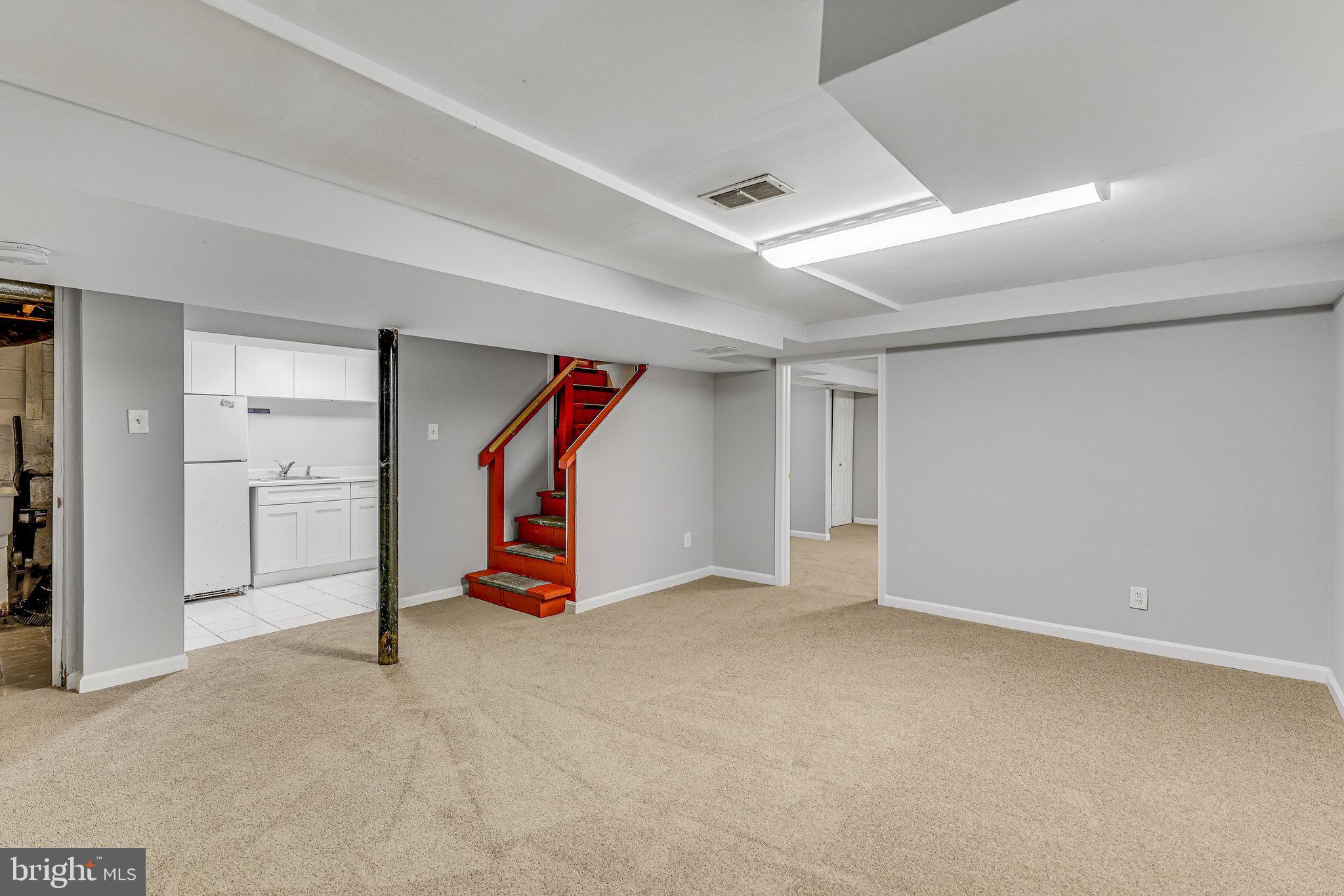 BROYHILL PARK - Residential Lease