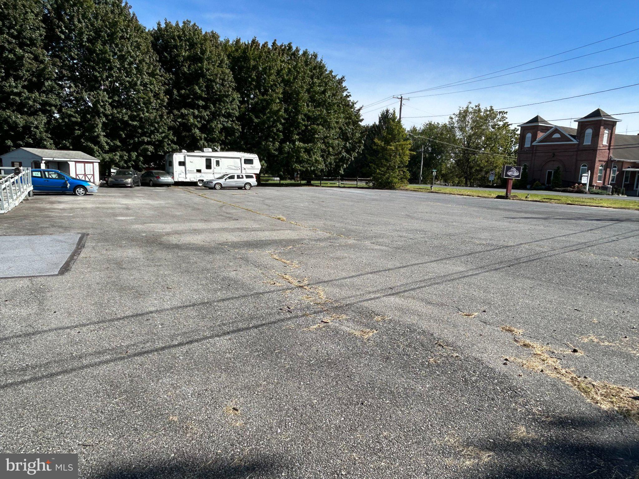301 E 28TH DIVISION HIGHWAY