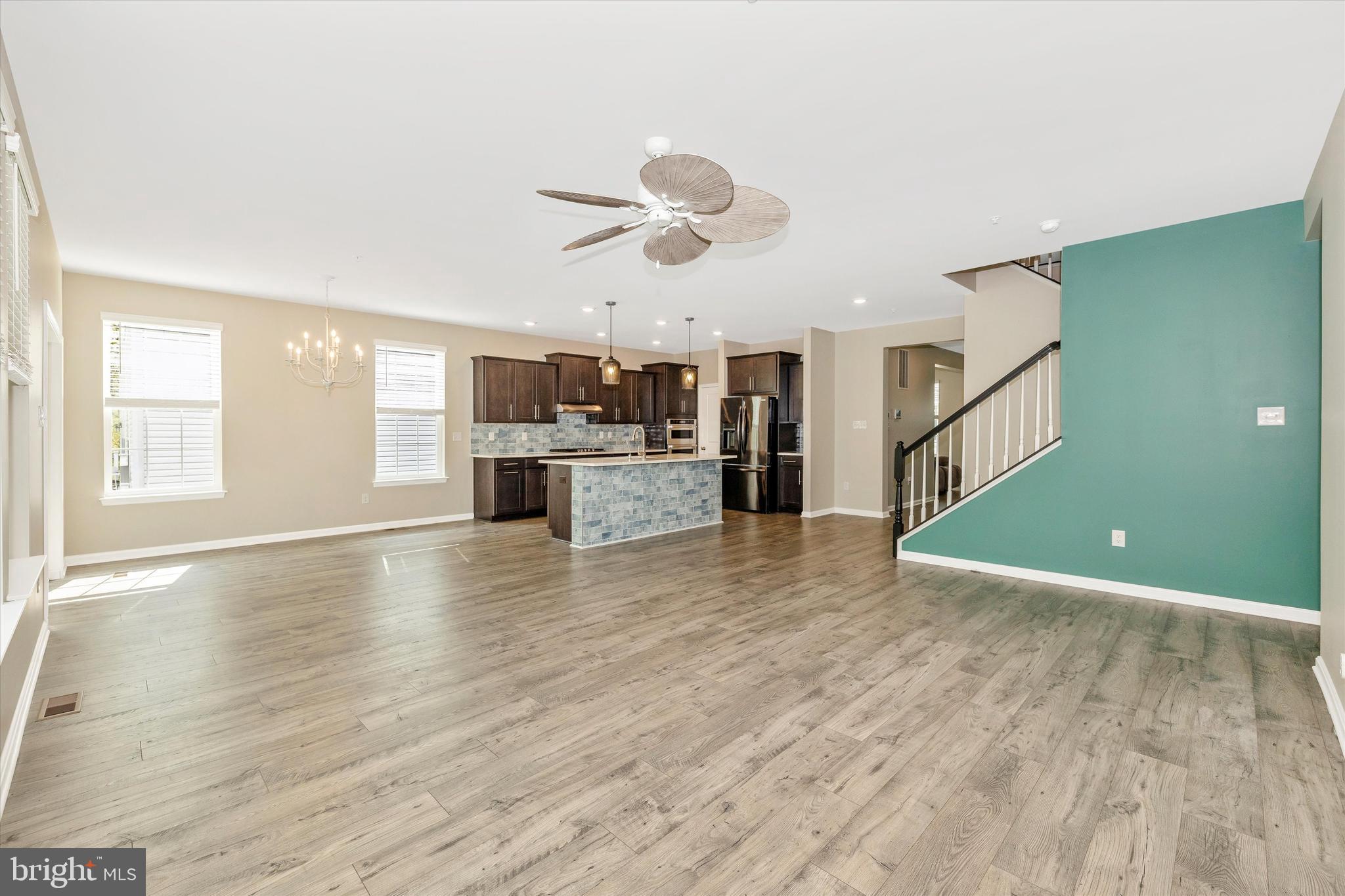 5609 ZOE LANE