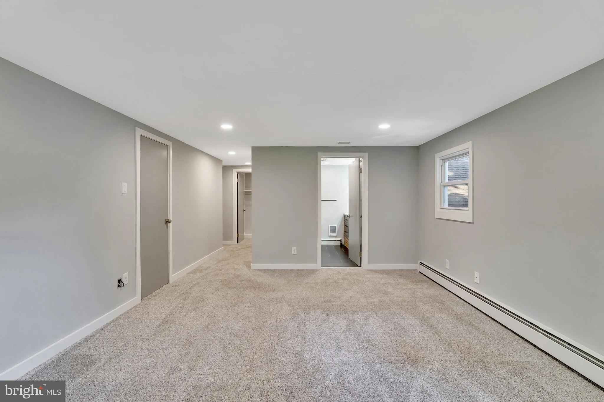 Norristown, Pennsylvania 19403, United States, 4 Bedrooms Bedrooms, ,4 BathroomsBathrooms,Residential,Pending,209095