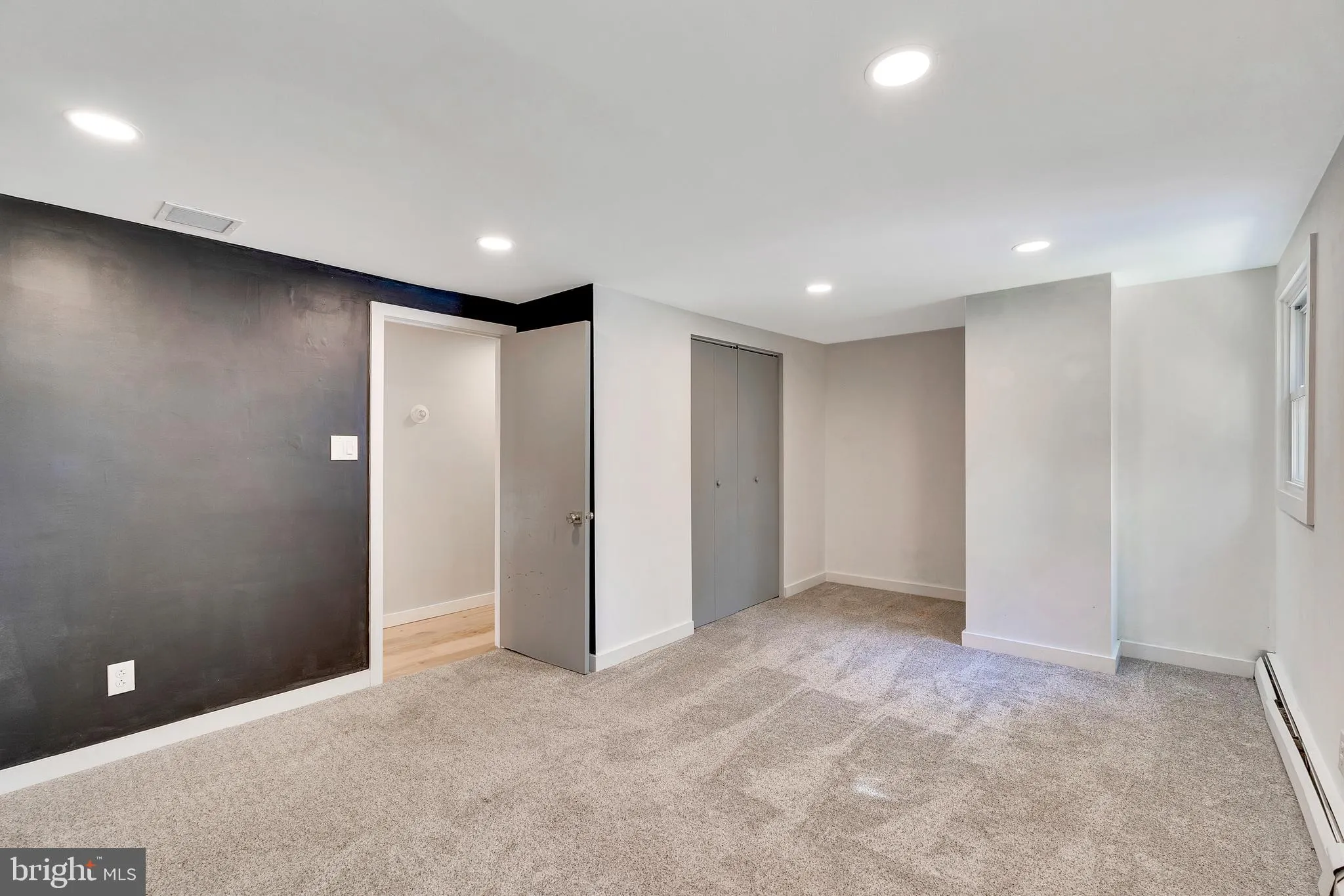 Norristown, Pennsylvania 19403, United States, 4 Bedrooms Bedrooms, ,4 BathroomsBathrooms,Residential,Pending,209095