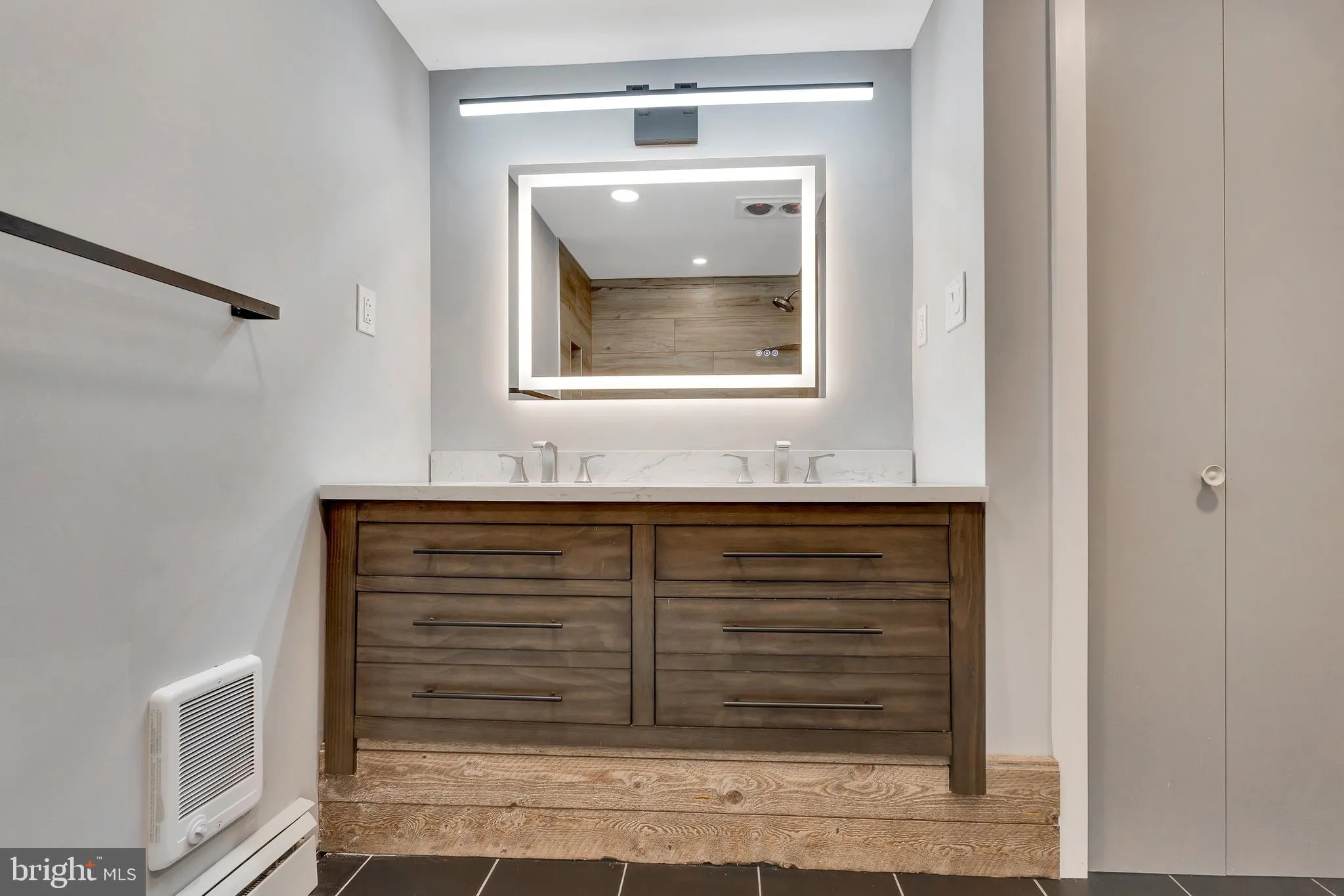 Norristown, Pennsylvania 19403, United States, 4 Bedrooms Bedrooms, ,4 BathroomsBathrooms,Residential,Pending,209095