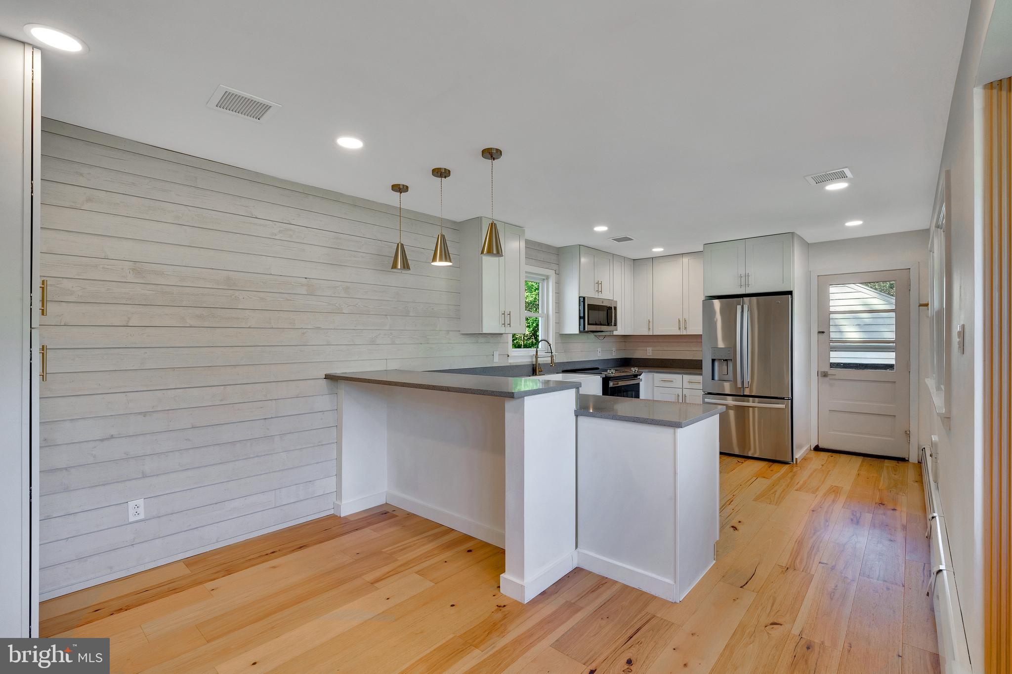18 LAWRENCE ROAD