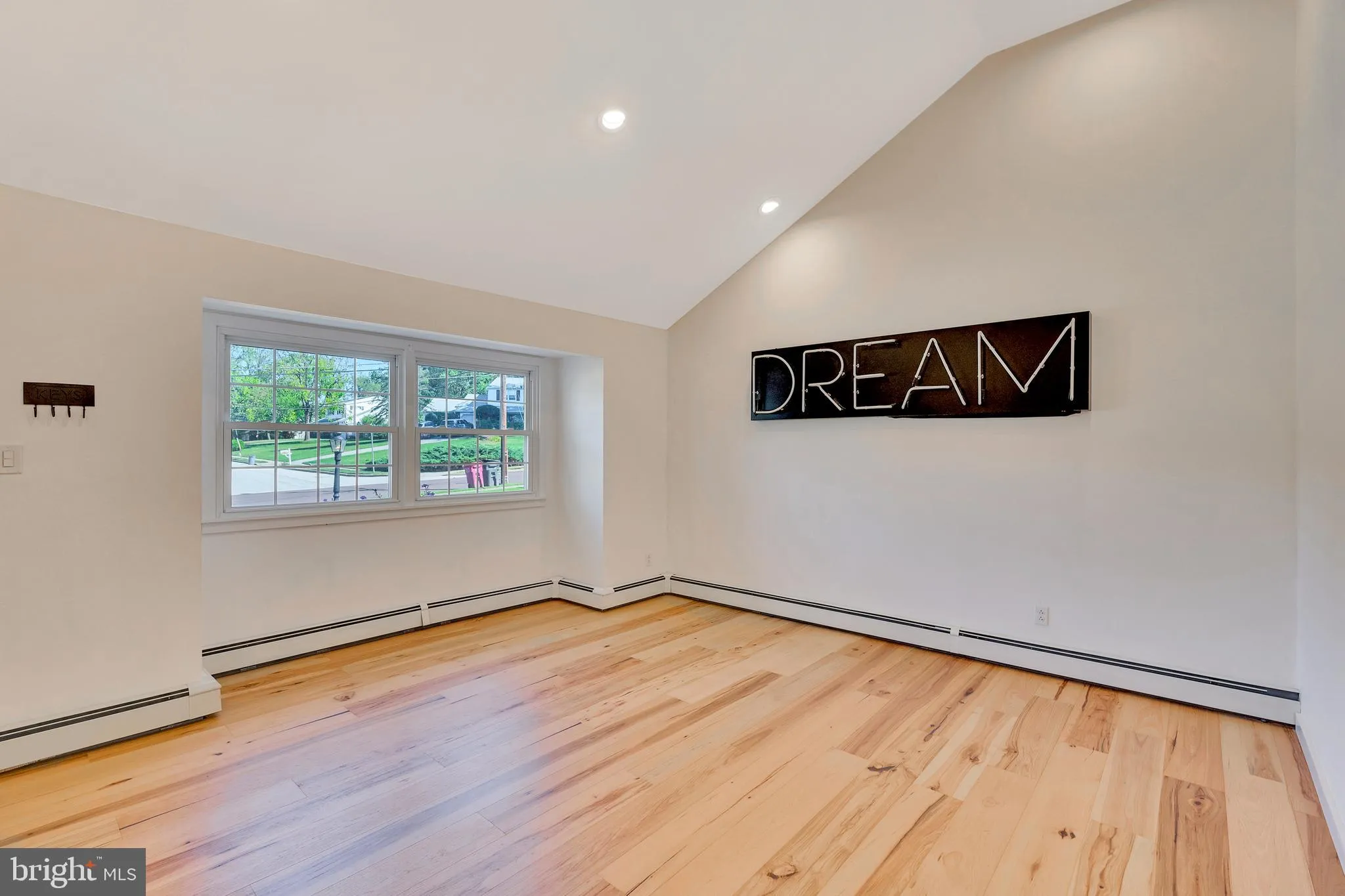 Norristown, Pennsylvania 19403, United States, 4 Bedrooms Bedrooms, ,4 BathroomsBathrooms,Residential,Pending,209095