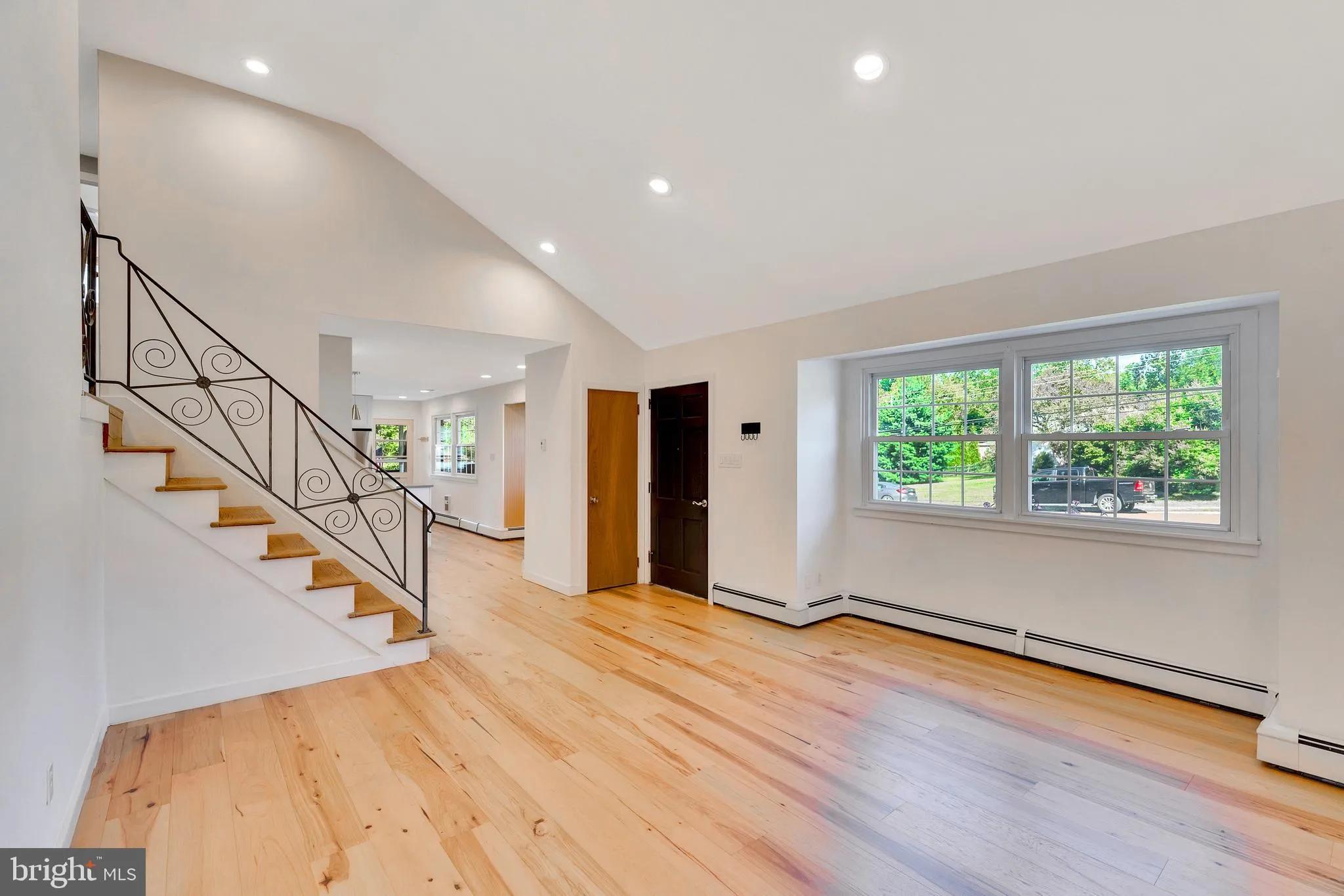 Norristown, Pennsylvania 19403, United States, 4 Bedrooms Bedrooms, ,4 BathroomsBathrooms,Residential,Pending,209095