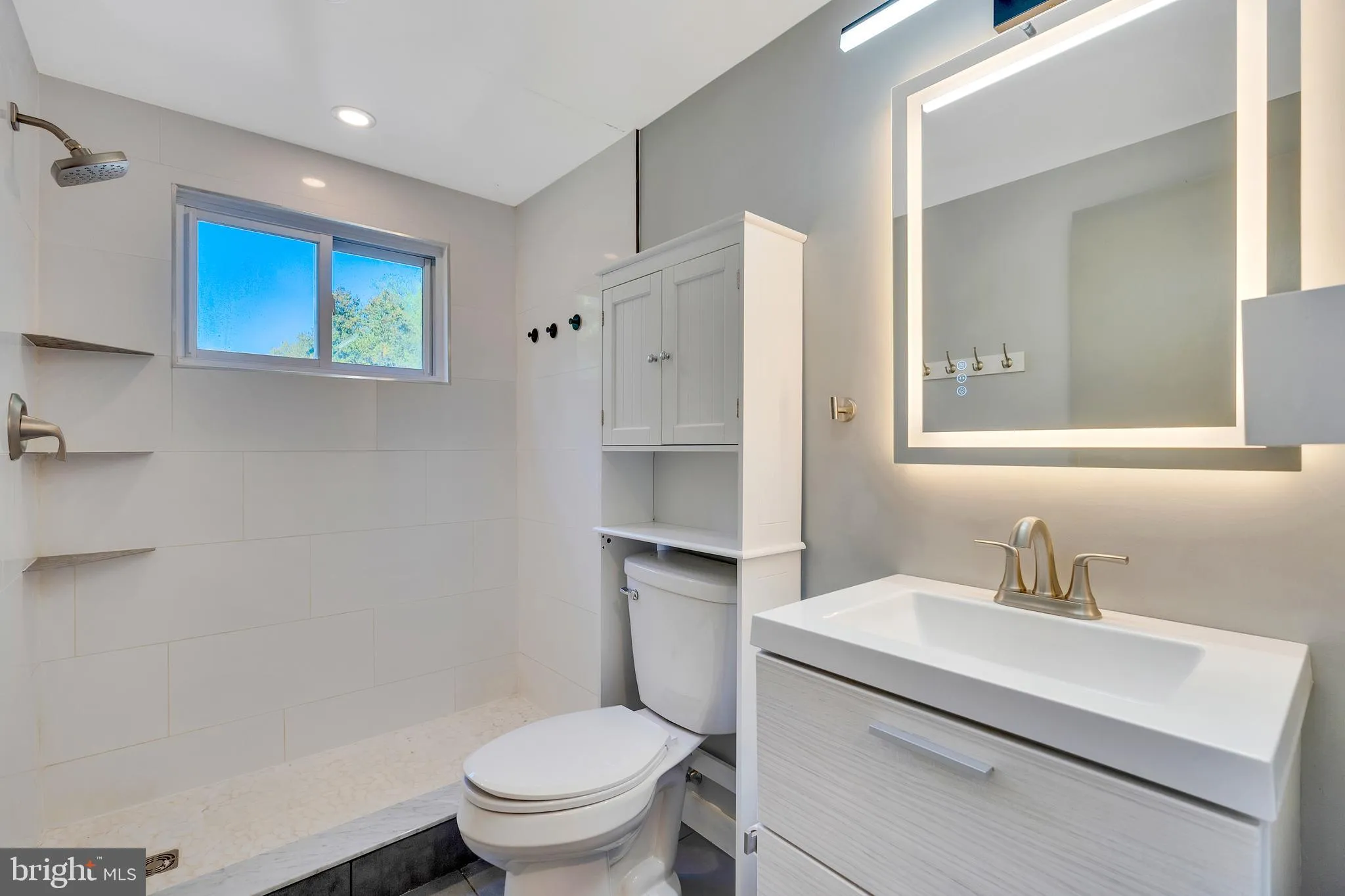 Norristown, Pennsylvania 19403, United States, 4 Bedrooms Bedrooms, ,4 BathroomsBathrooms,Residential,Pending,209095