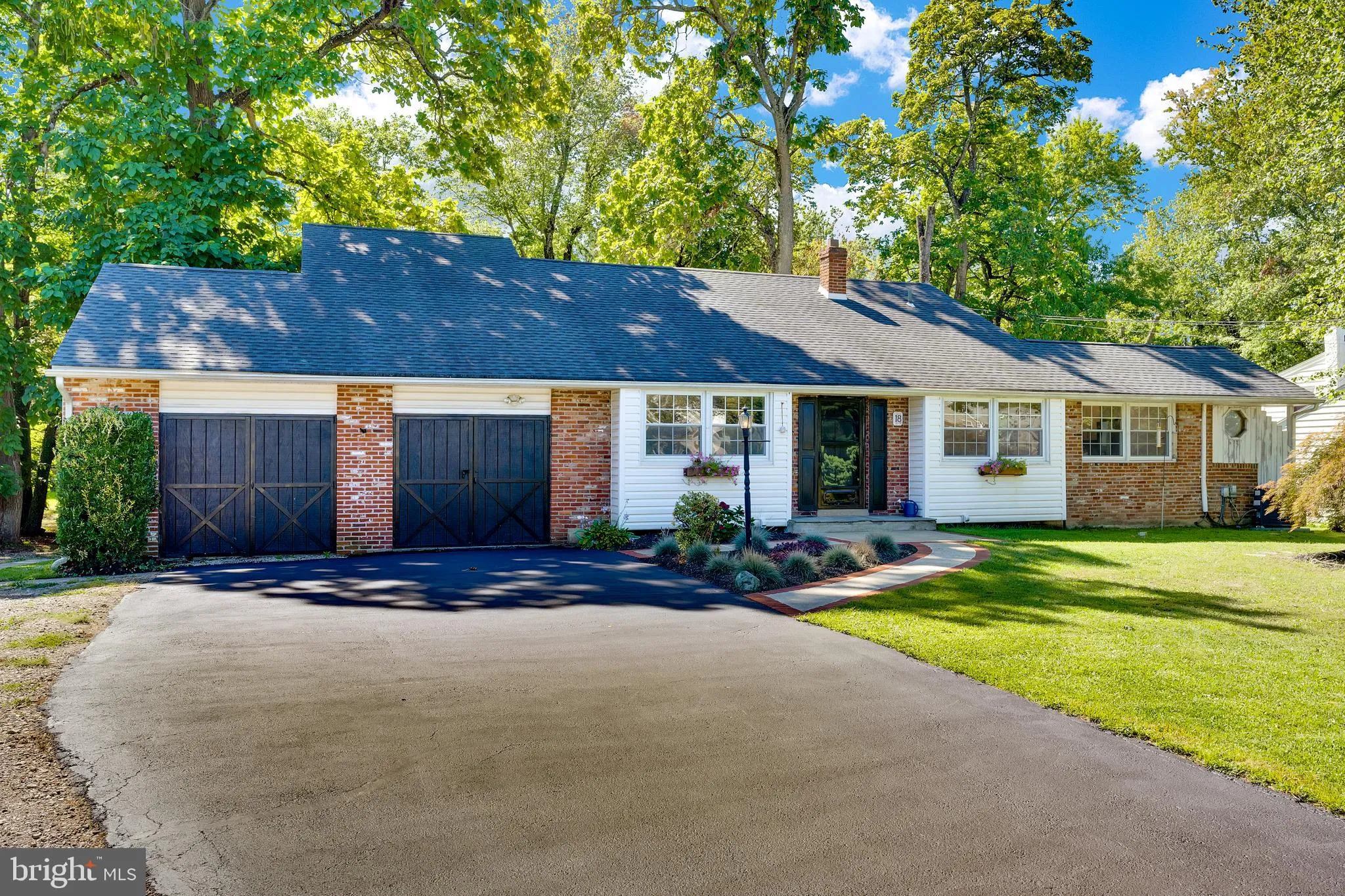 Norristown, Pennsylvania 19403, United States, 4 Bedrooms Bedrooms, ,4 BathroomsBathrooms,Residential,Pending,209095