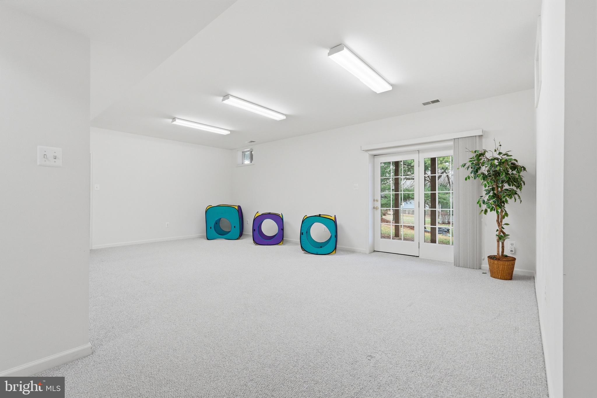 VILLAGE OF RIVER HILL - Residential