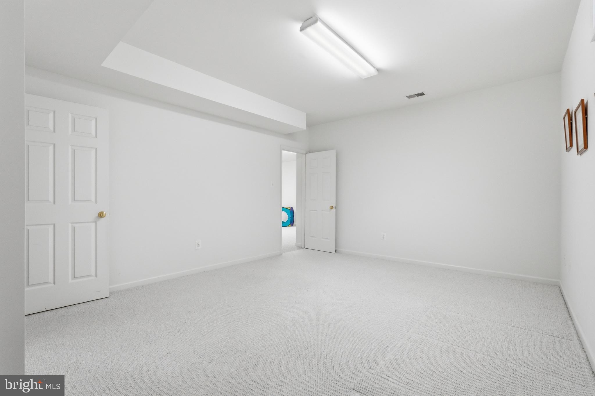 VILLAGE OF RIVER HILL - Residential