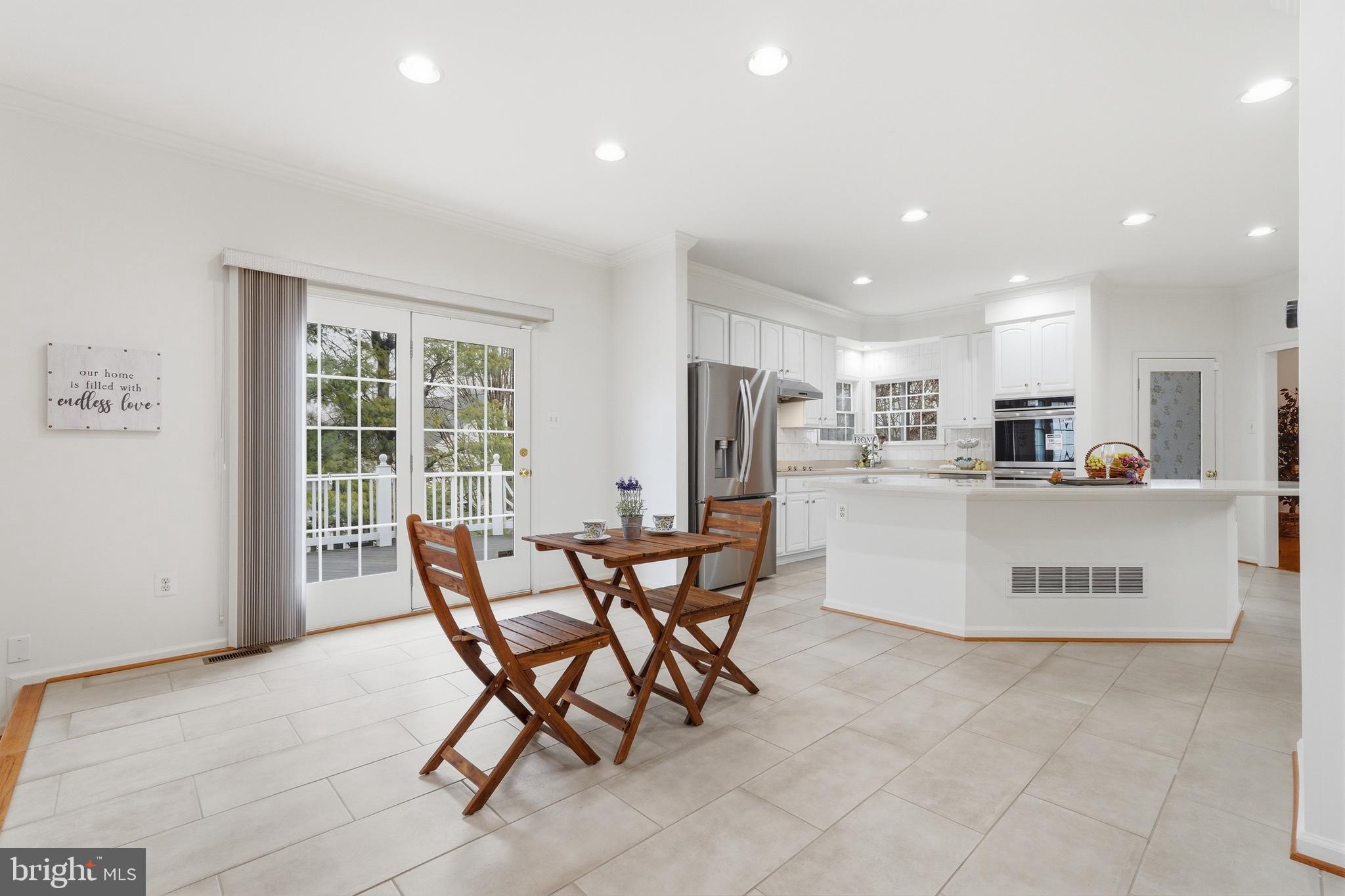 VILLAGE OF RIVER HILL - Residential