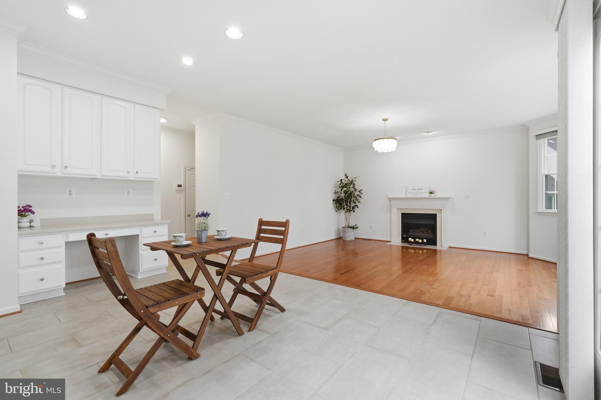 VILLAGE OF RIVER HILL - Residential