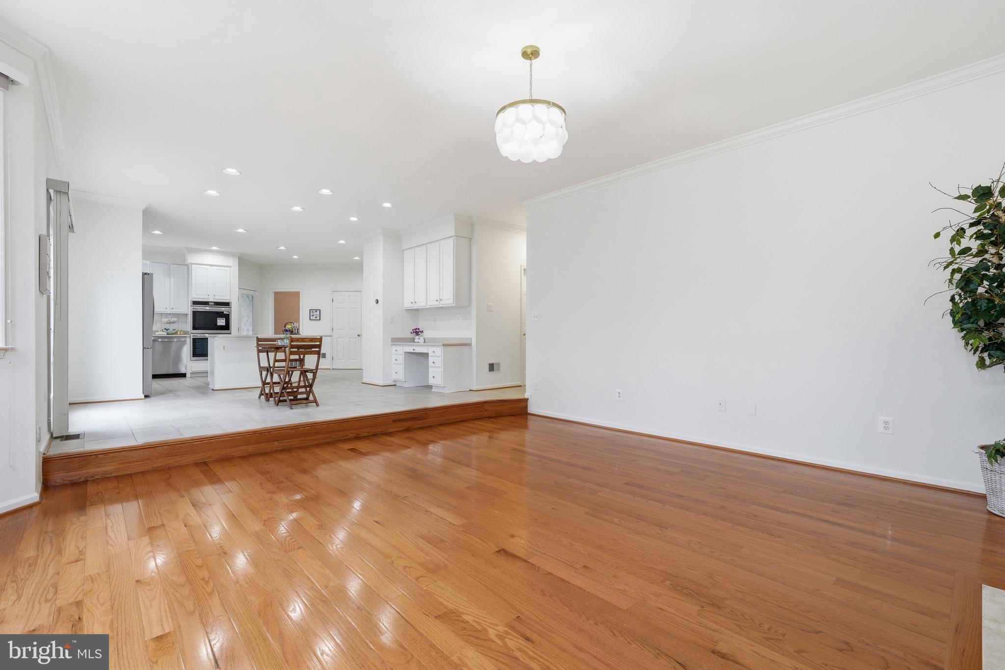 VILLAGE OF RIVER HILL - Residential