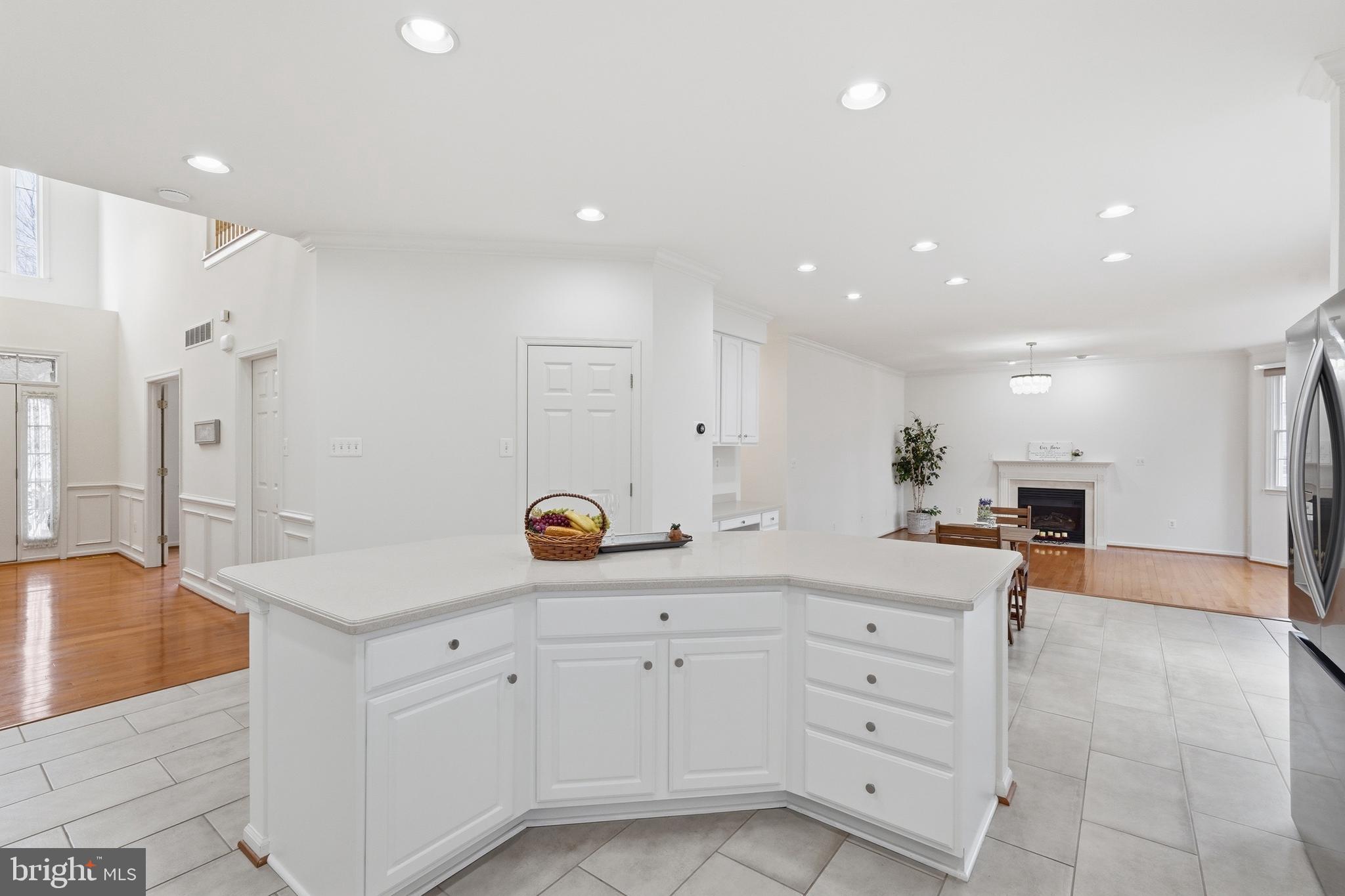 VILLAGE OF RIVER HILL - Residential