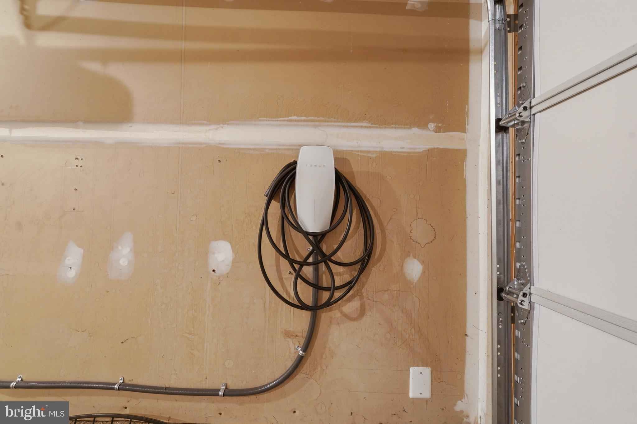 VILLAGE OF RIVER HILL - Residential