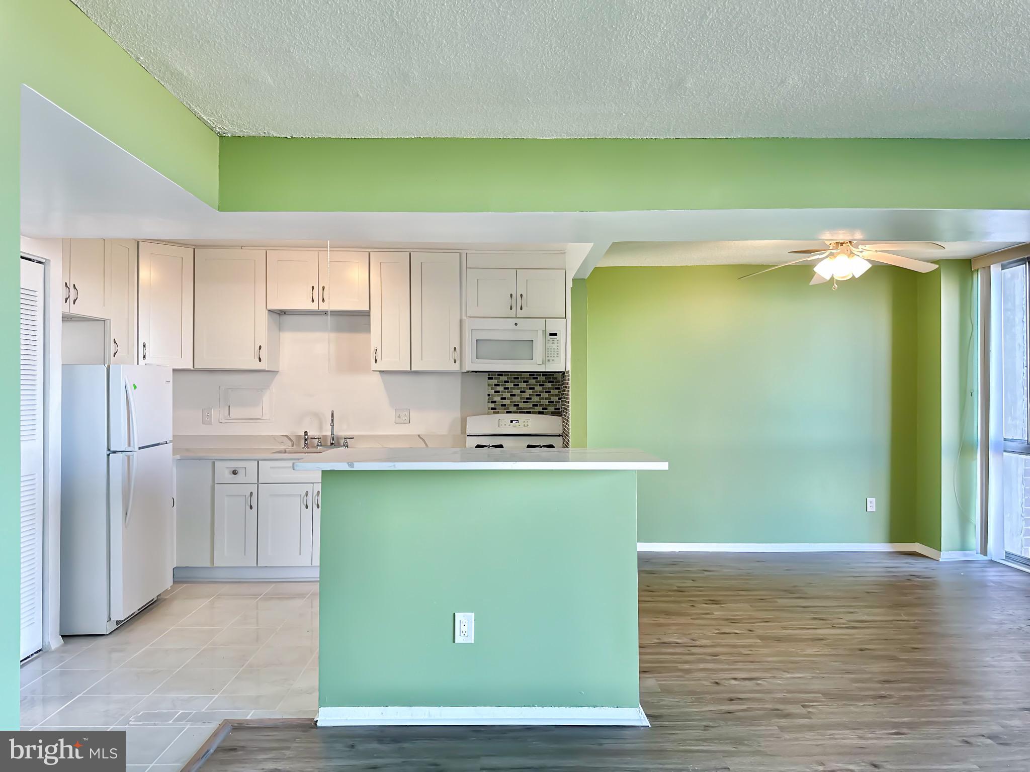 PRESIDENTIAL TOWERS - Residential