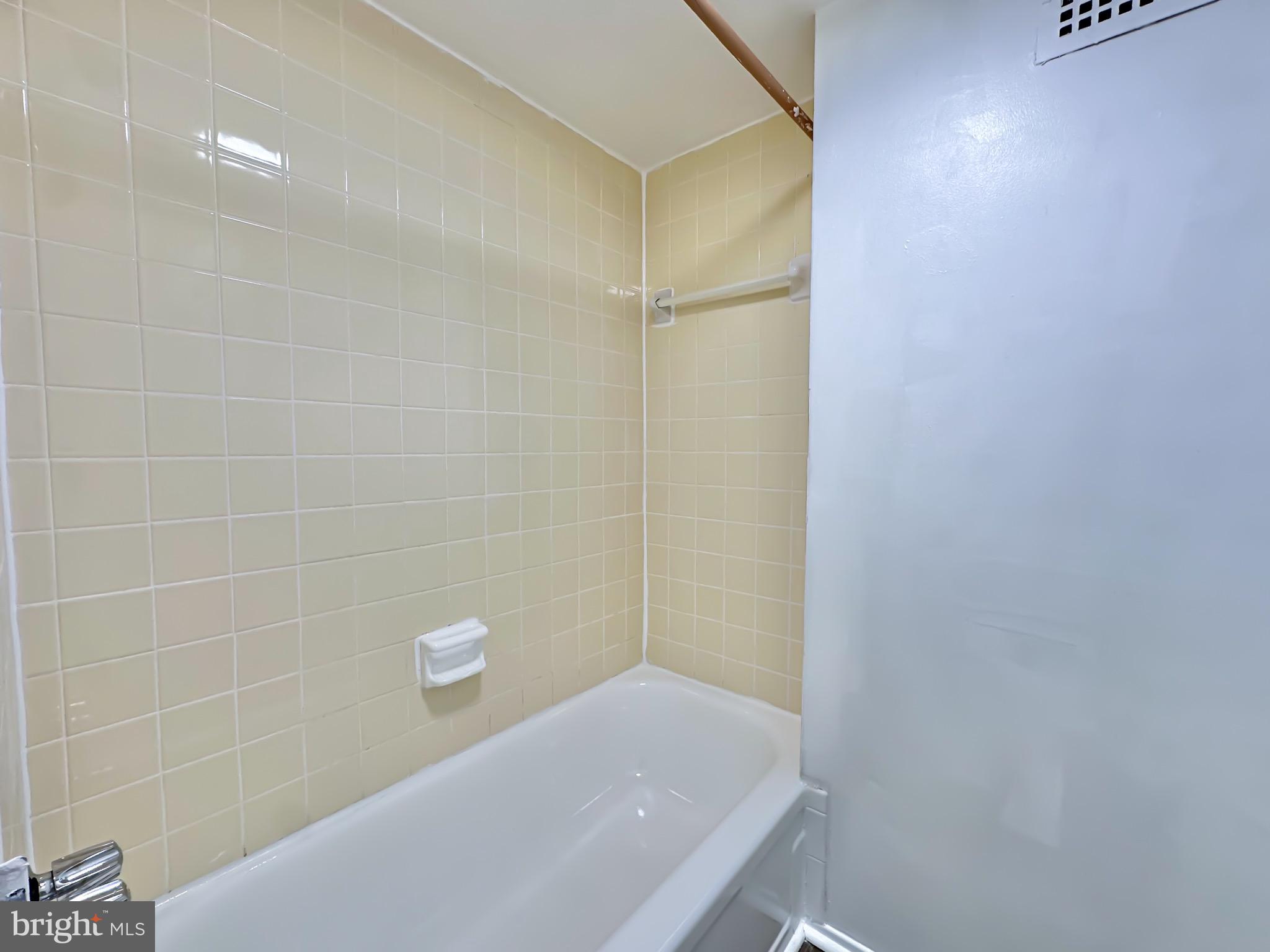 PRESIDENTIAL TOWERS - Residential