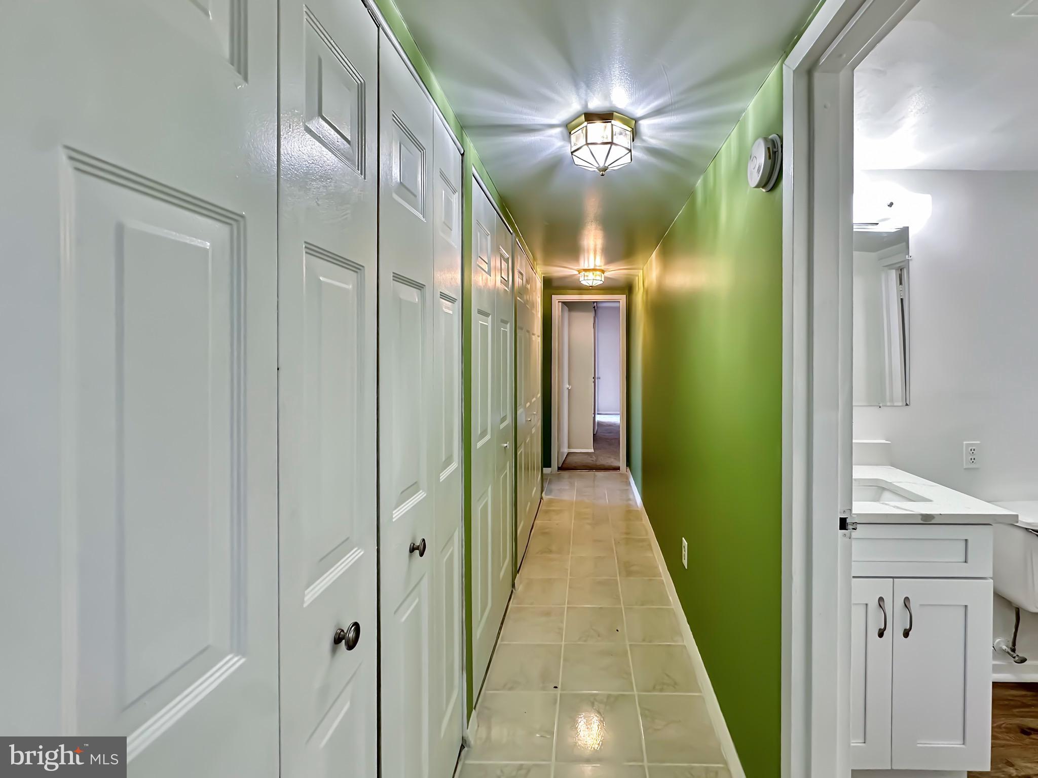 PRESIDENTIAL TOWERS - Residential