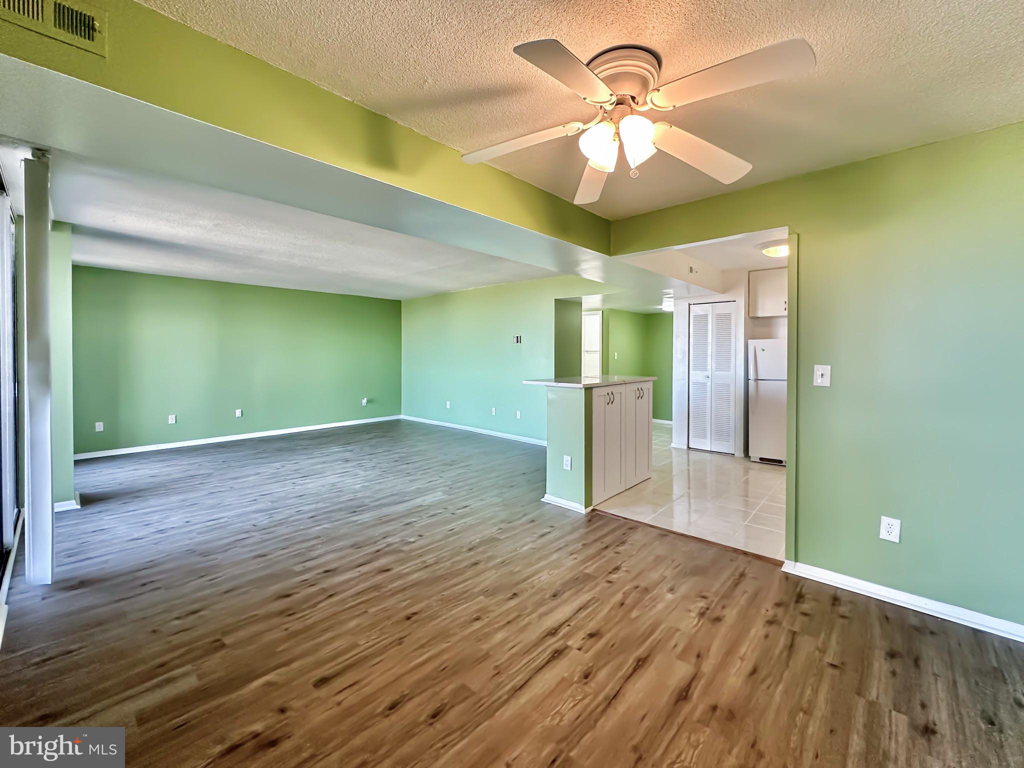 PRESIDENTIAL TOWERS - Residential