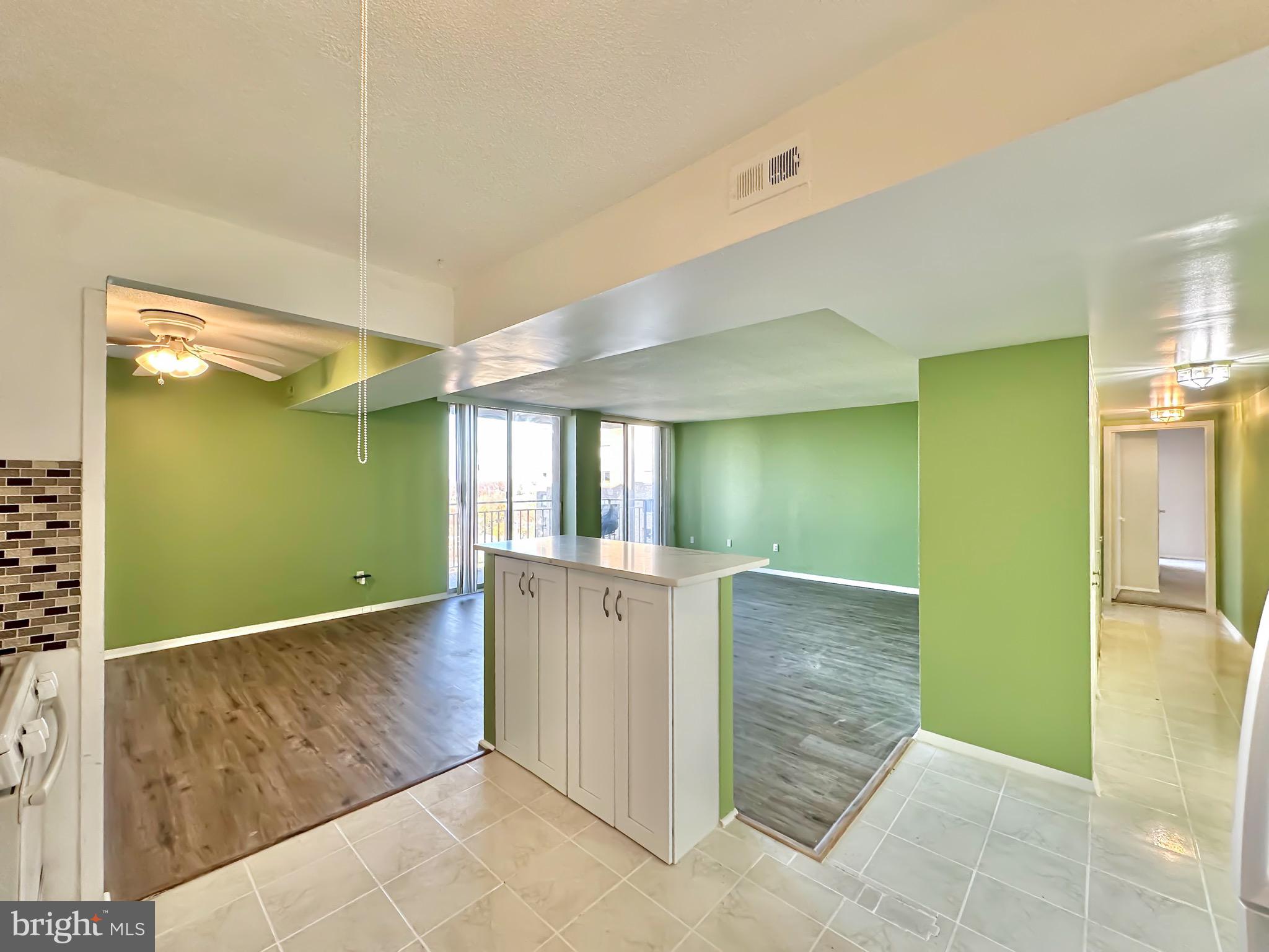 PRESIDENTIAL TOWERS - Residential