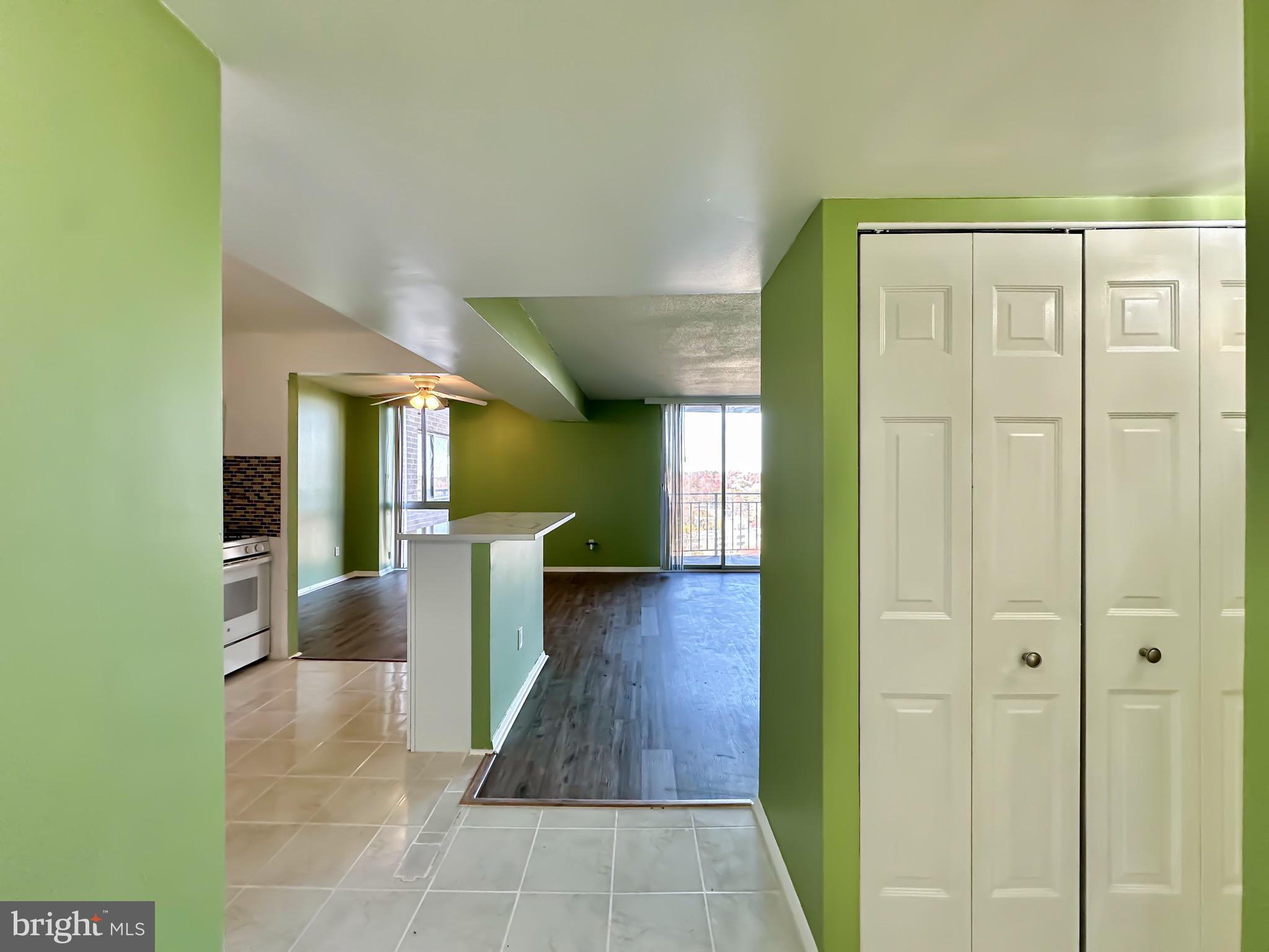 PRESIDENTIAL TOWERS - Residential