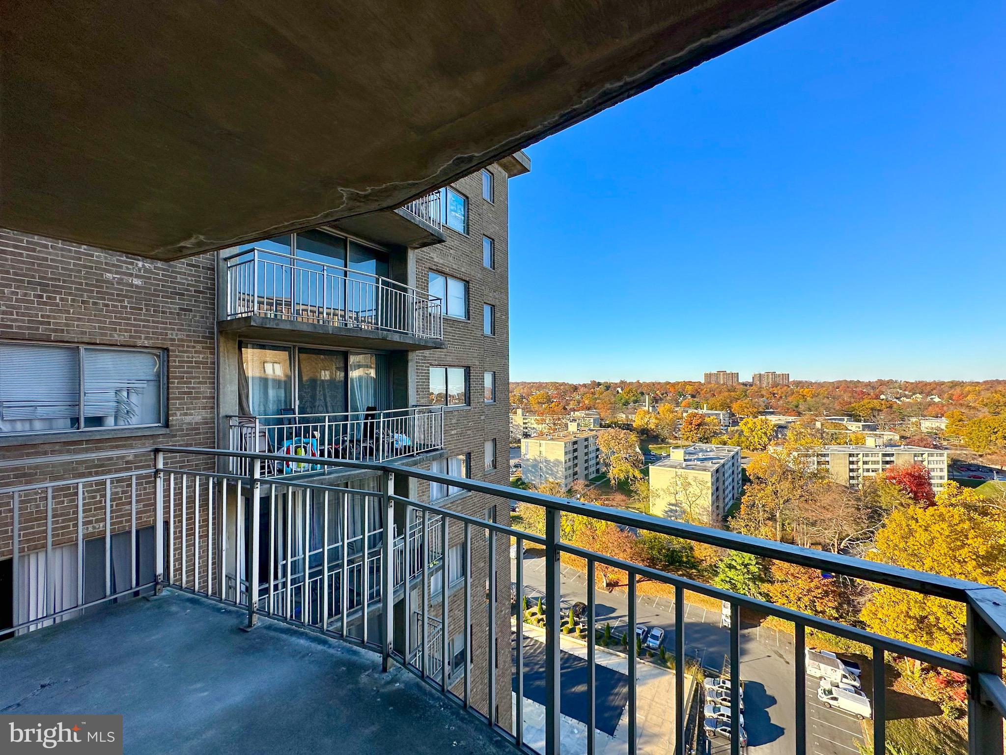 PRESIDENTIAL TOWERS - Residential