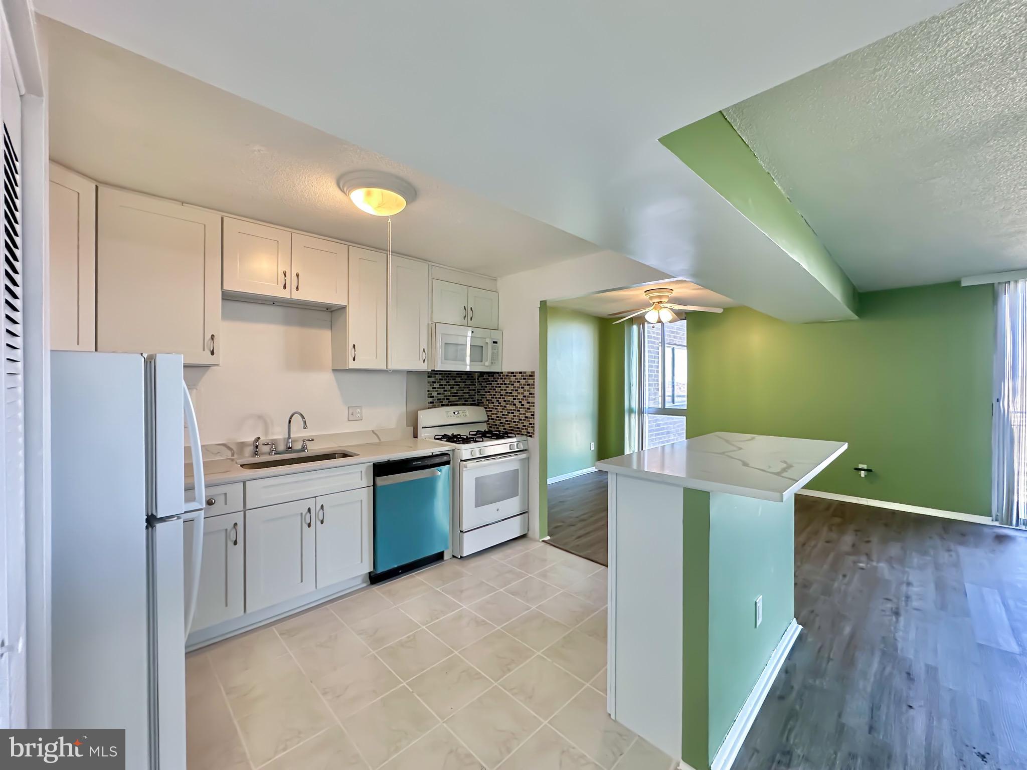 PRESIDENTIAL TOWERS - Residential