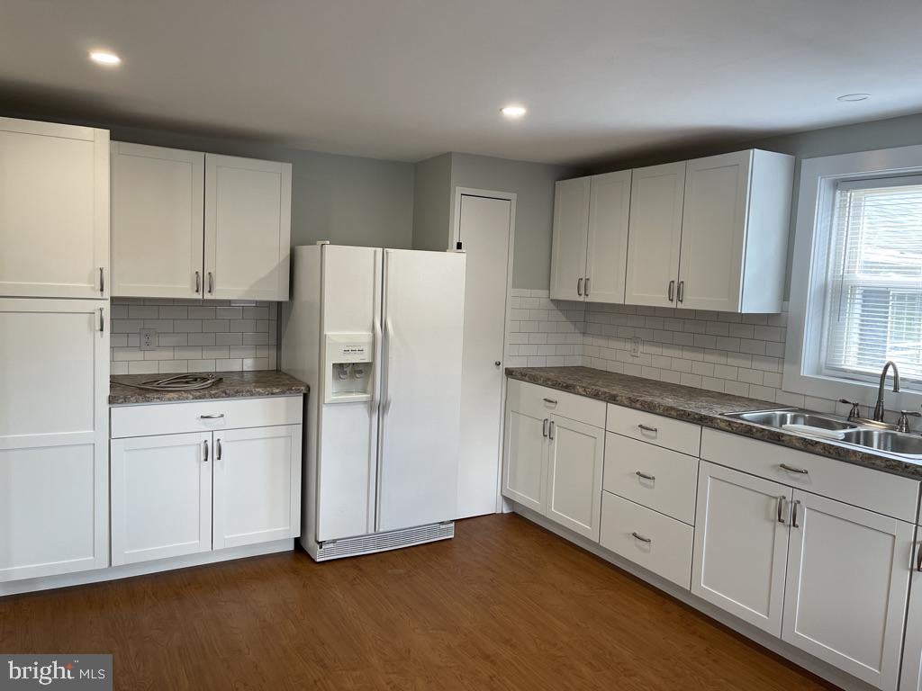 1282 ROBERT FULTON HIGHWAY B