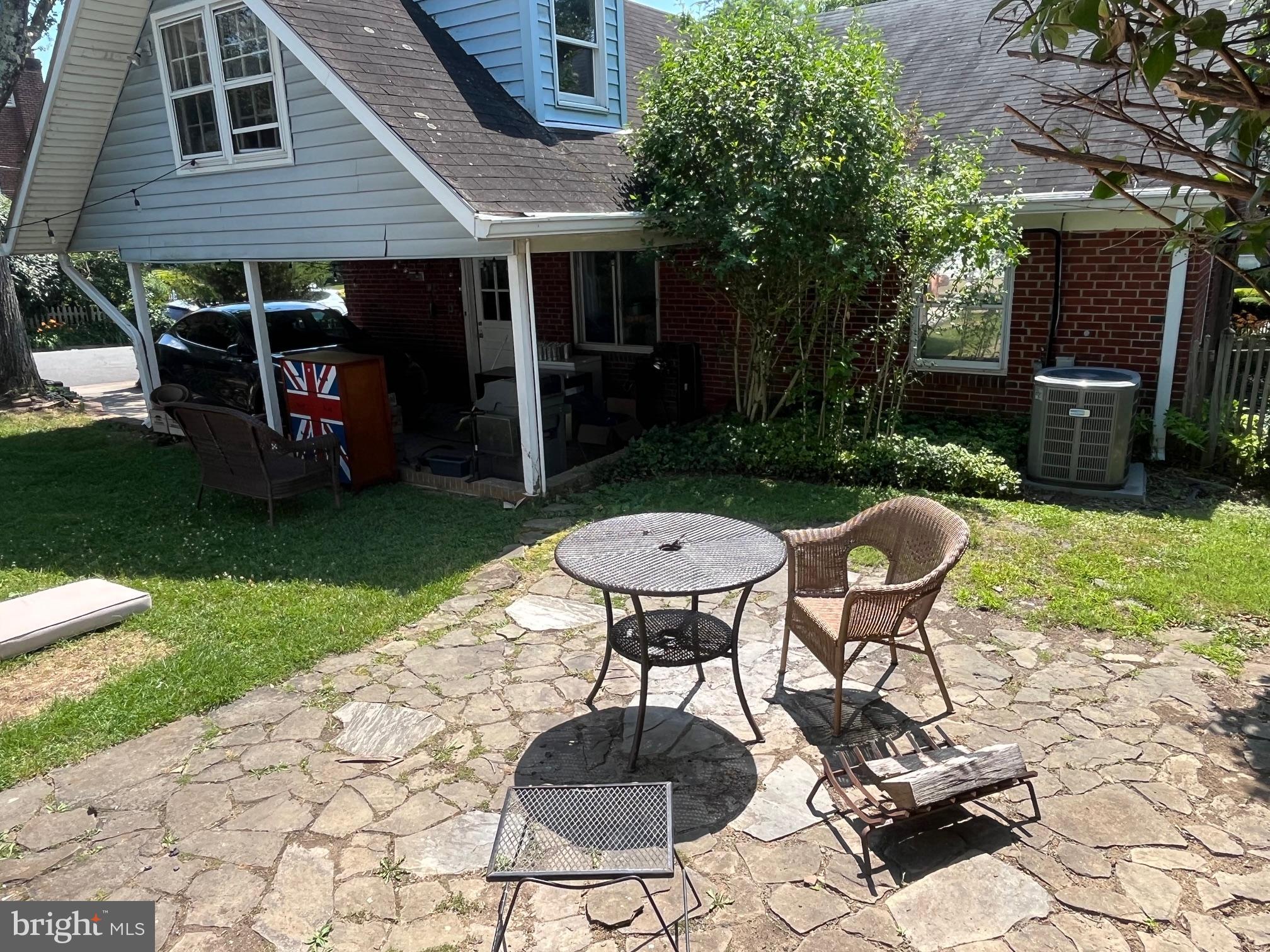 OVER LEE KNOLLS - Residential Lease