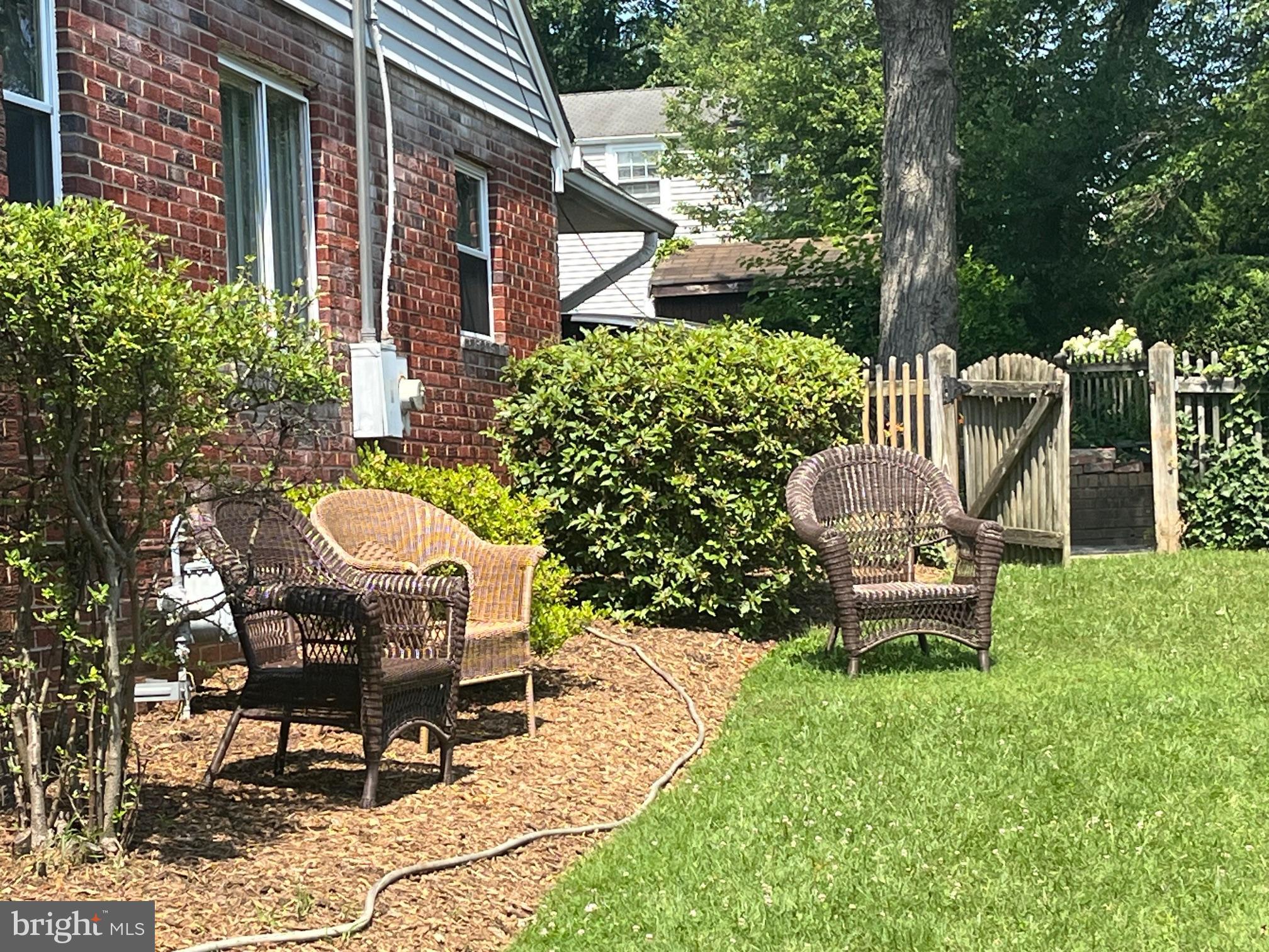 OVER LEE KNOLLS - Residential Lease