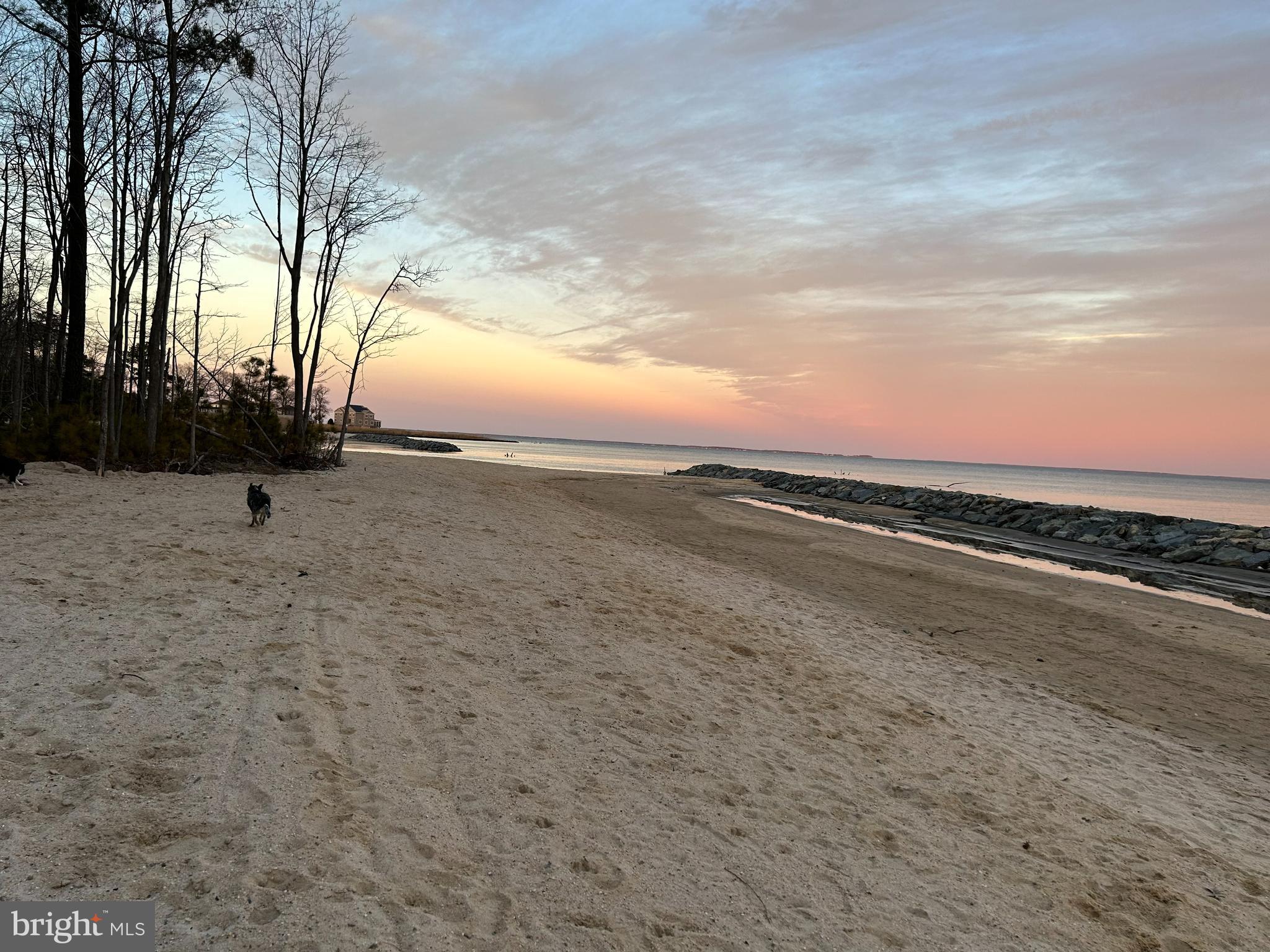 COLUMBIA BEACH - Residential