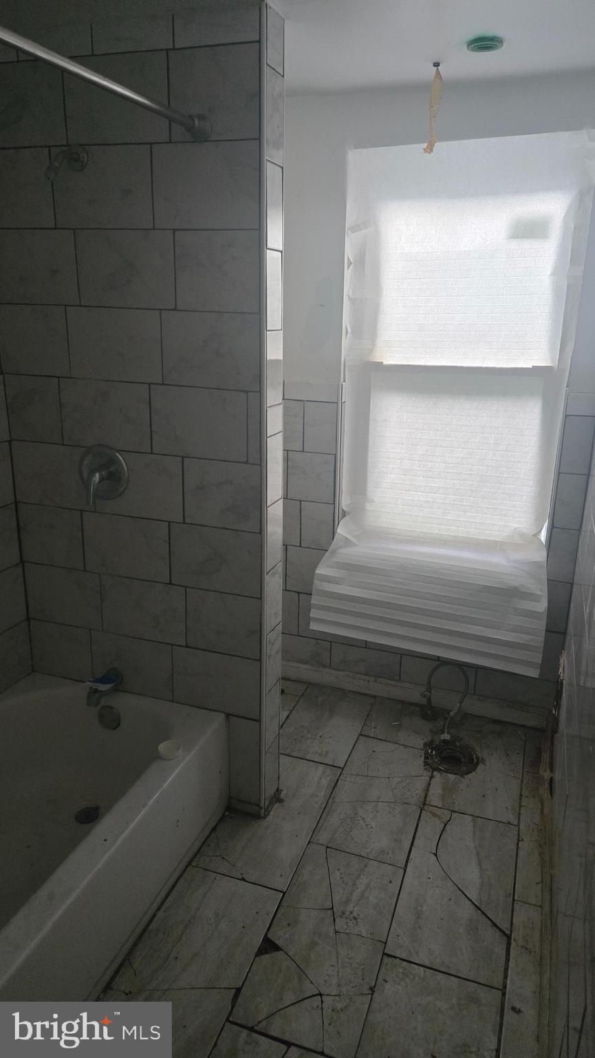 STRAWBERRY MANSION - Residential