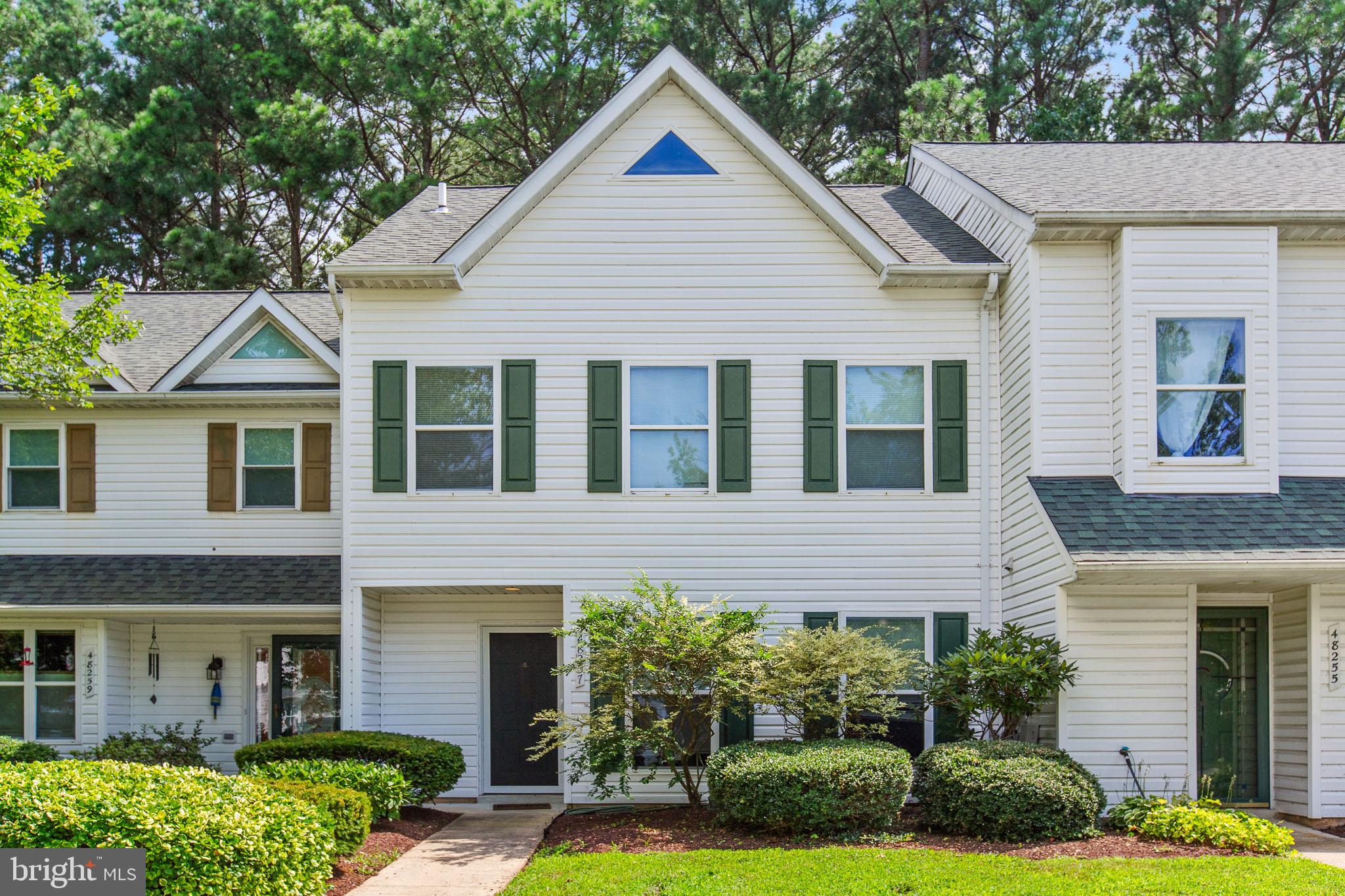 48257 PICKETTS HARBOR COURT