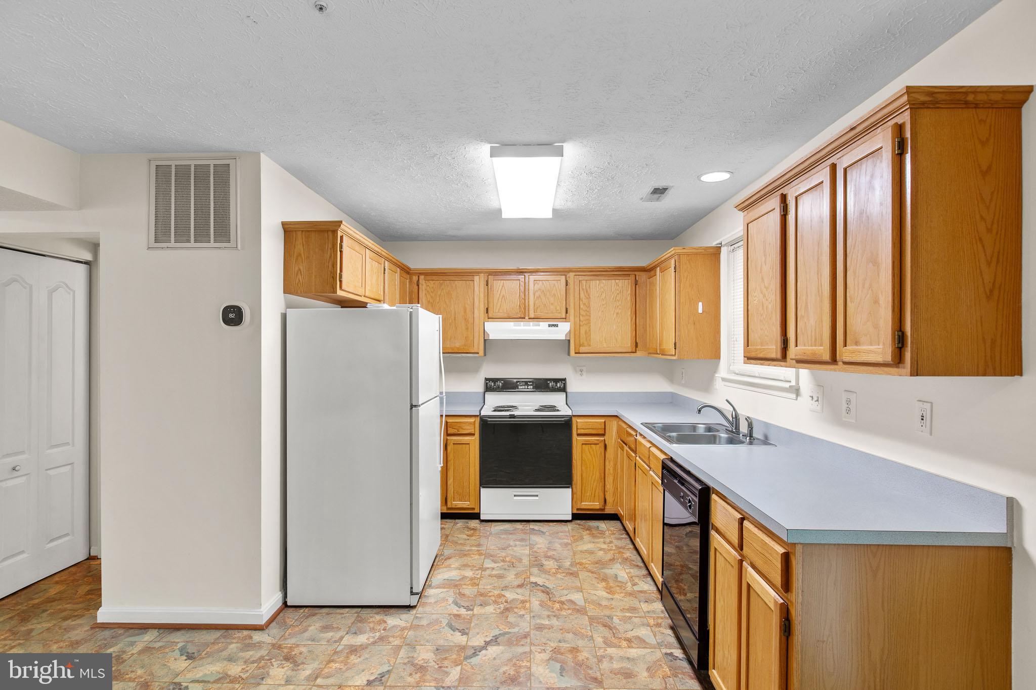 PICKETTS HARBOR - Residential