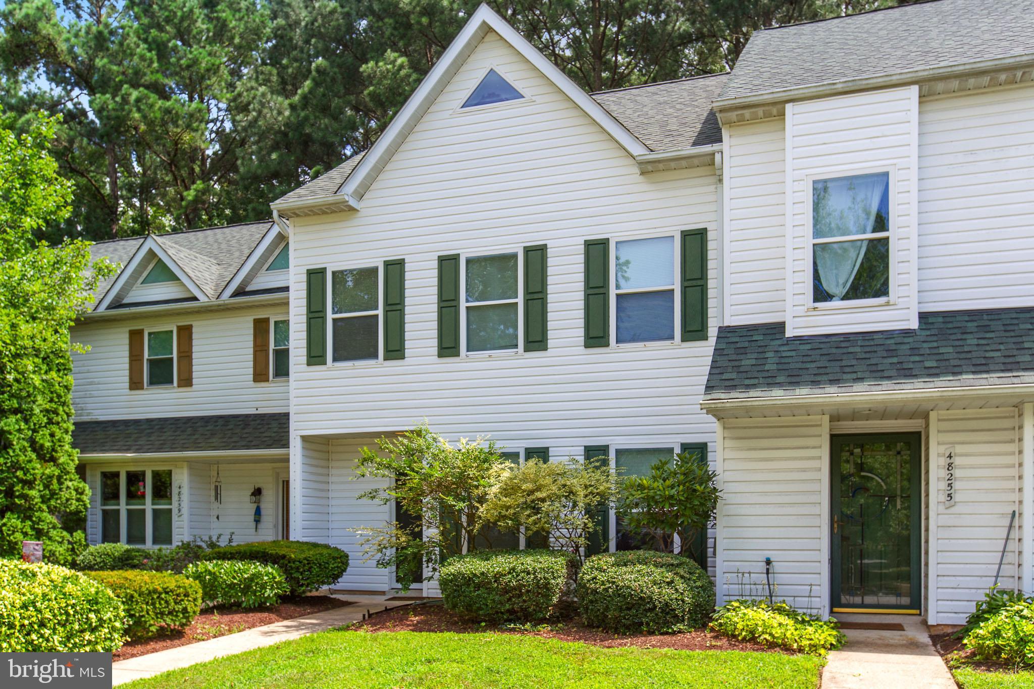 48257 PICKETTS HARBOR COURT