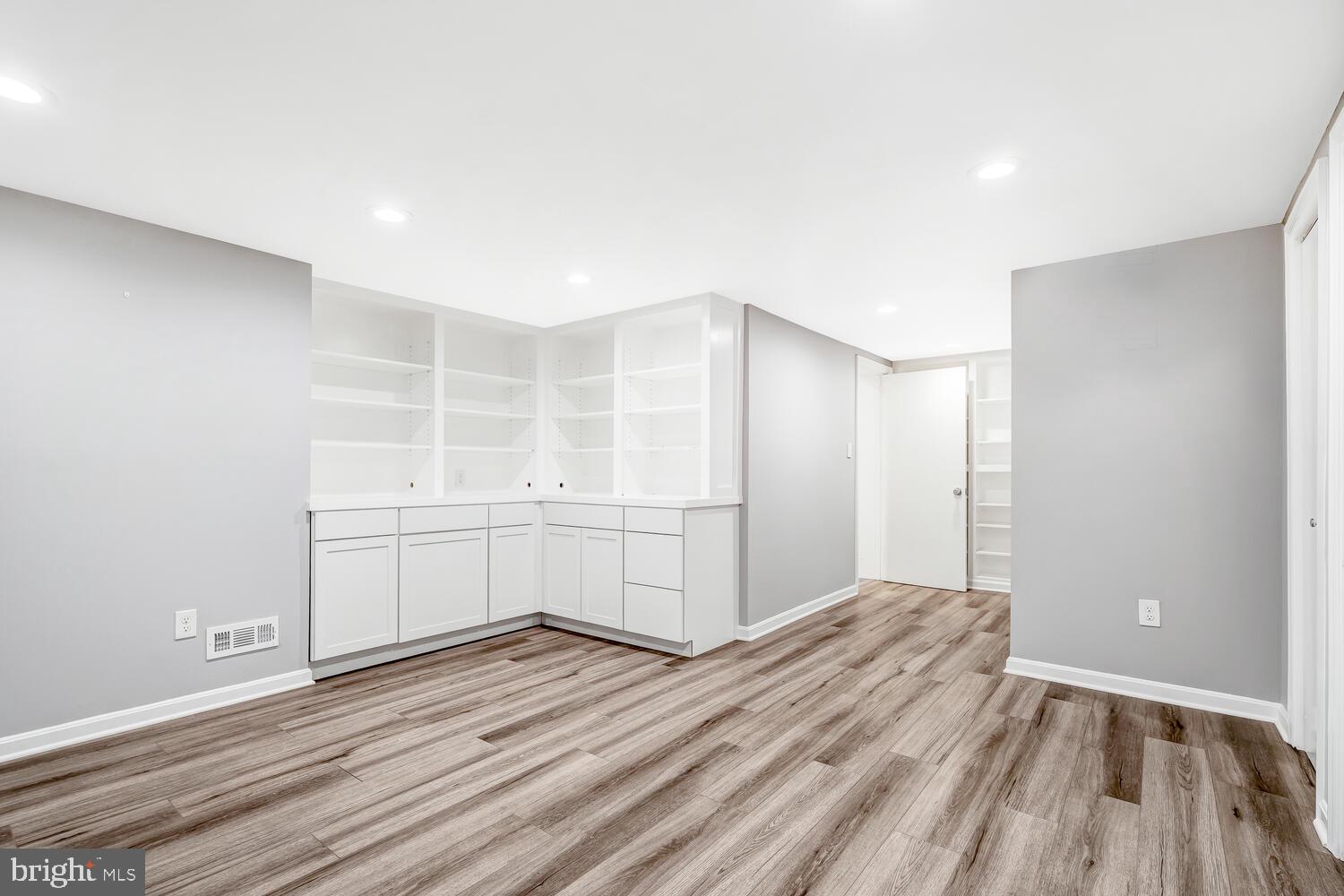 SHIRLEY WOODS - Residential