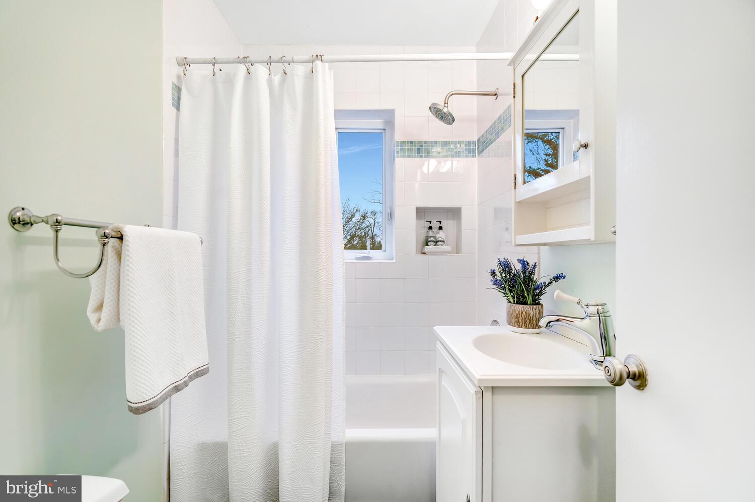 SHIRLEY WOODS - Residential