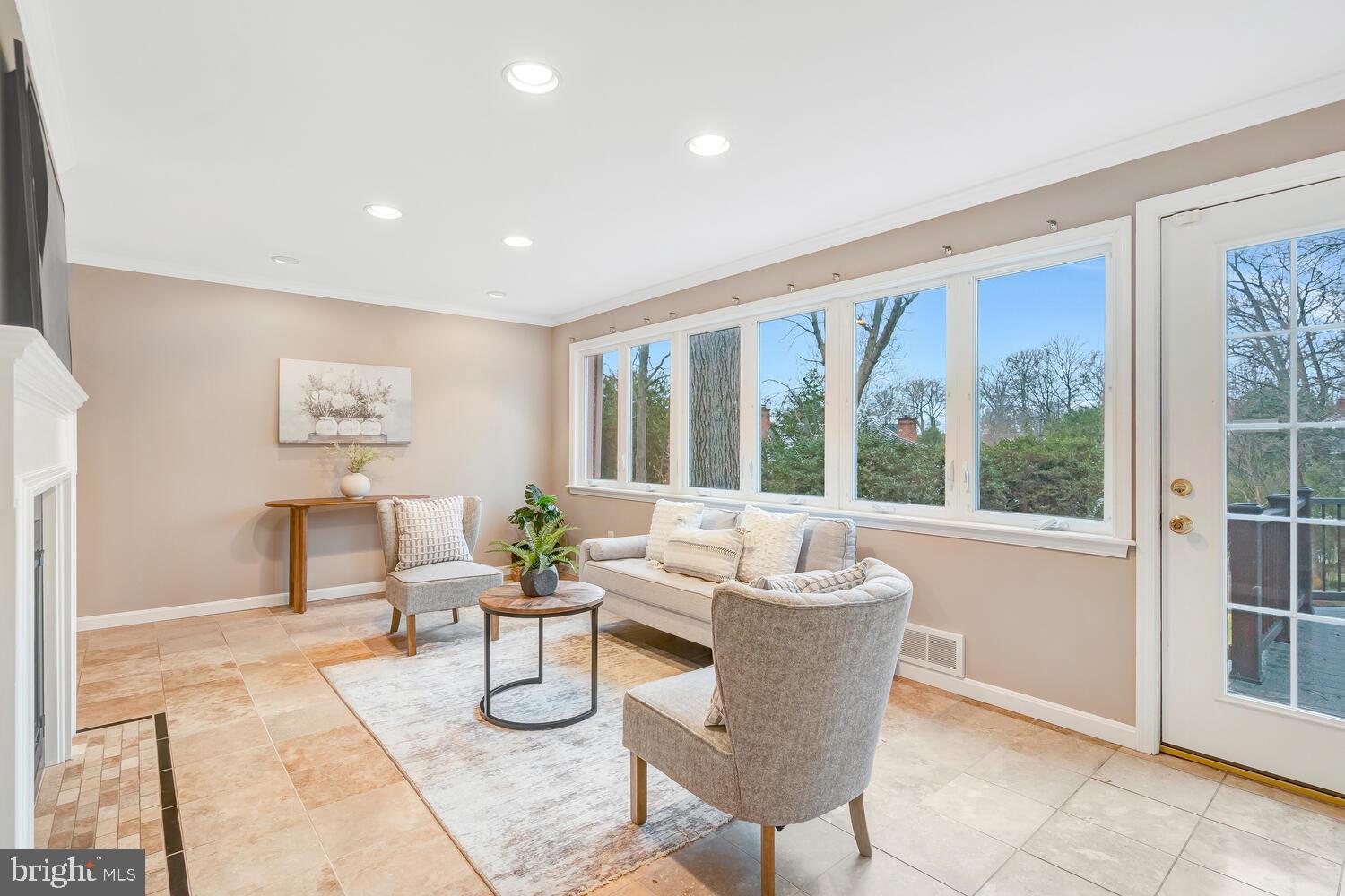 SHIRLEY WOODS - Residential