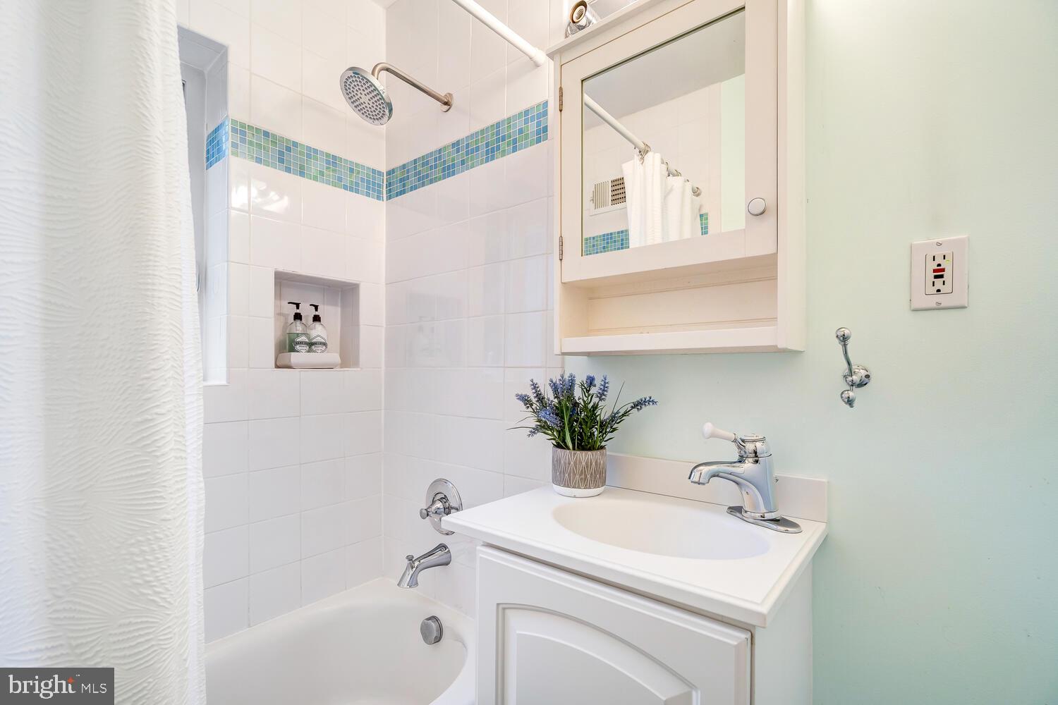 SHIRLEY WOODS - Residential