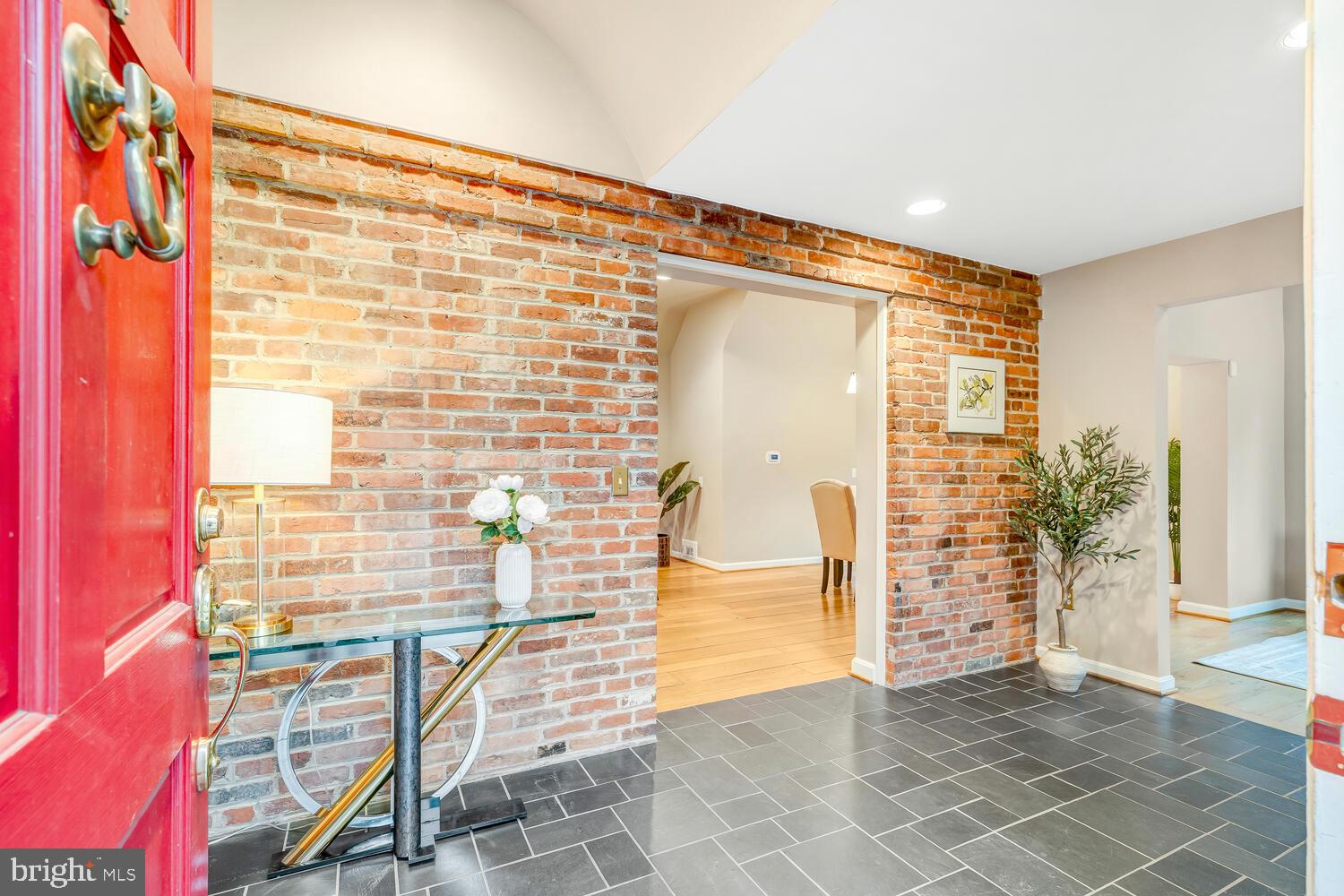 SHIRLEY WOODS - Residential