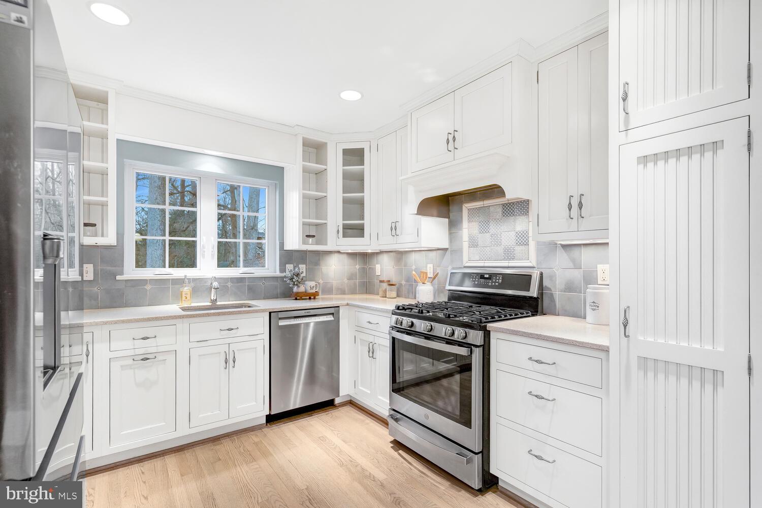 SHIRLEY WOODS - Residential