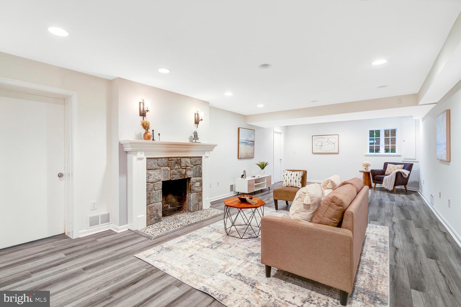 SHIRLEY WOODS - Residential