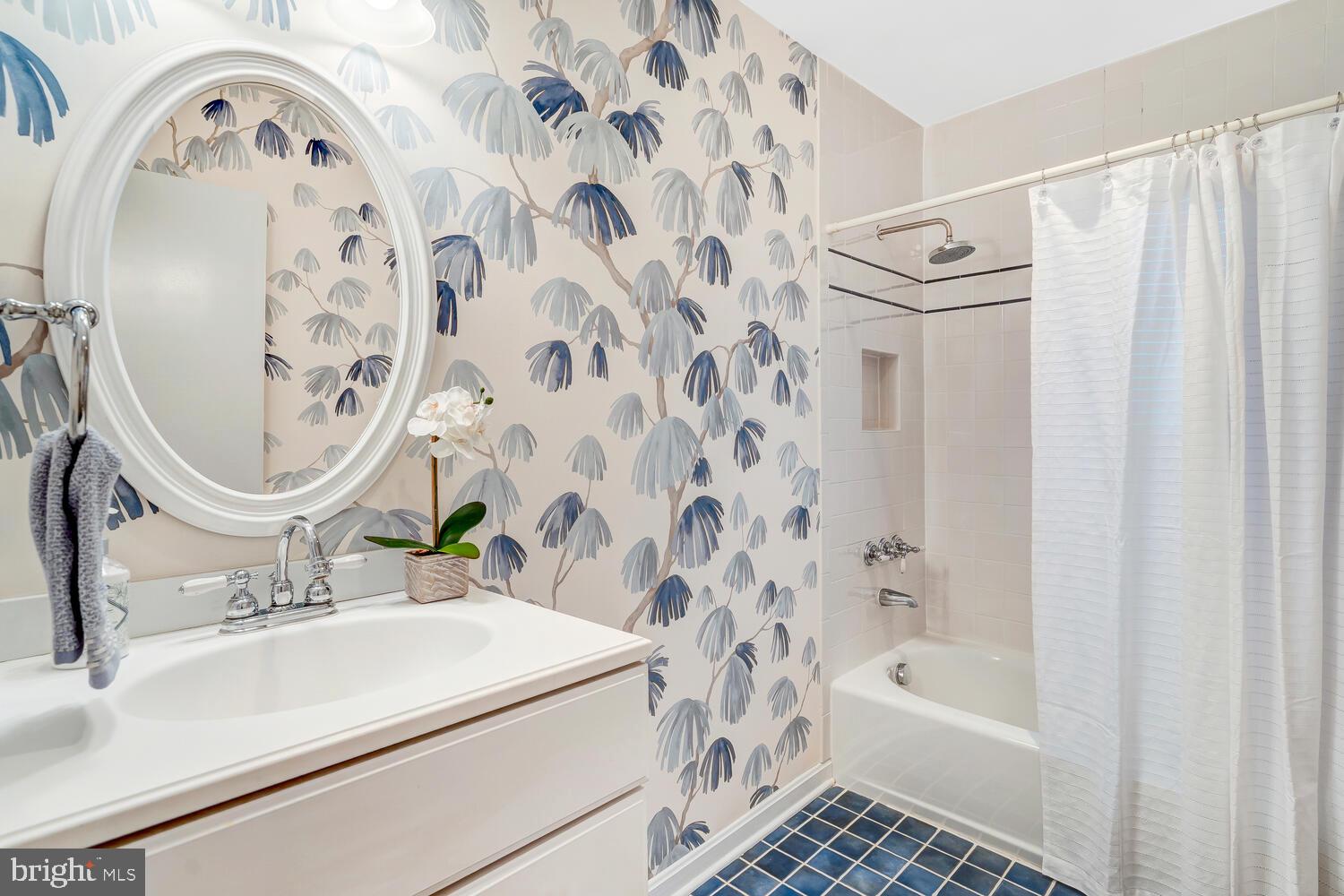 SHIRLEY WOODS - Residential